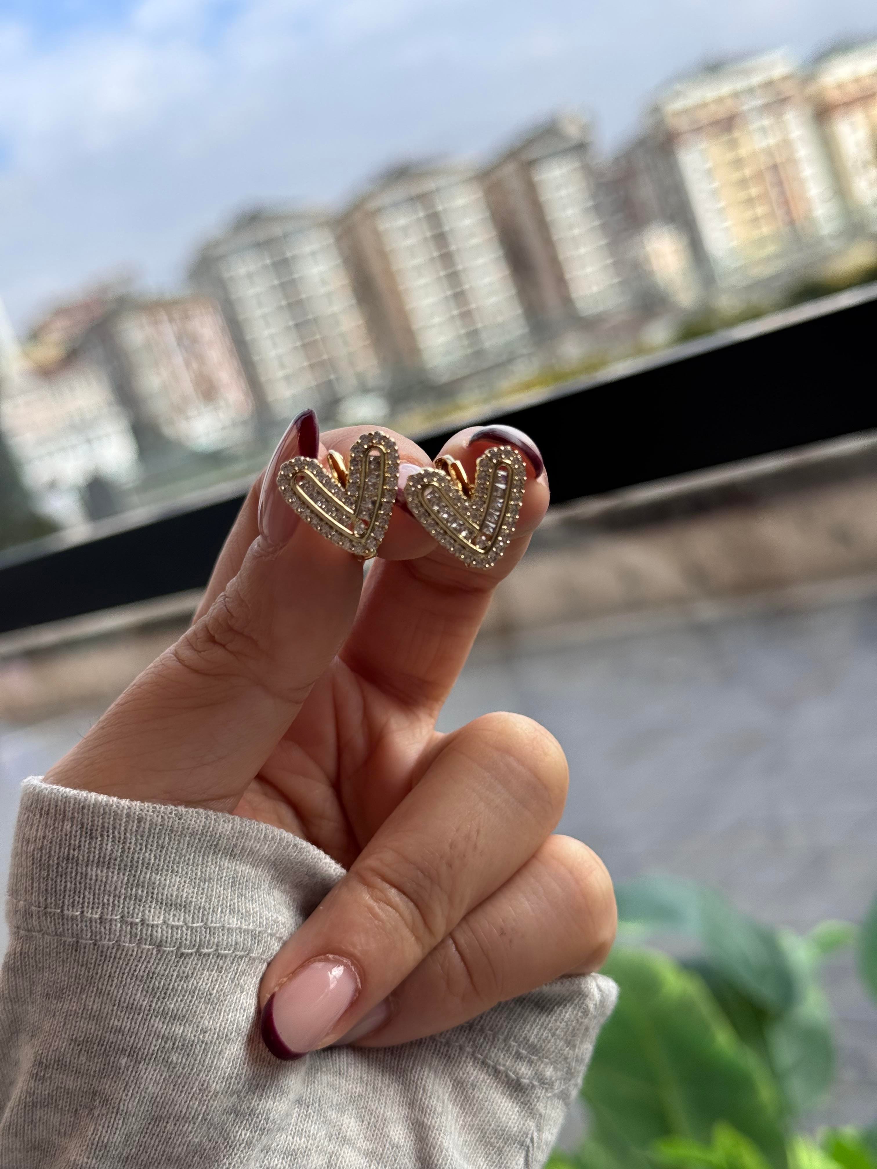 Özel Seri taşlı kalp küpe