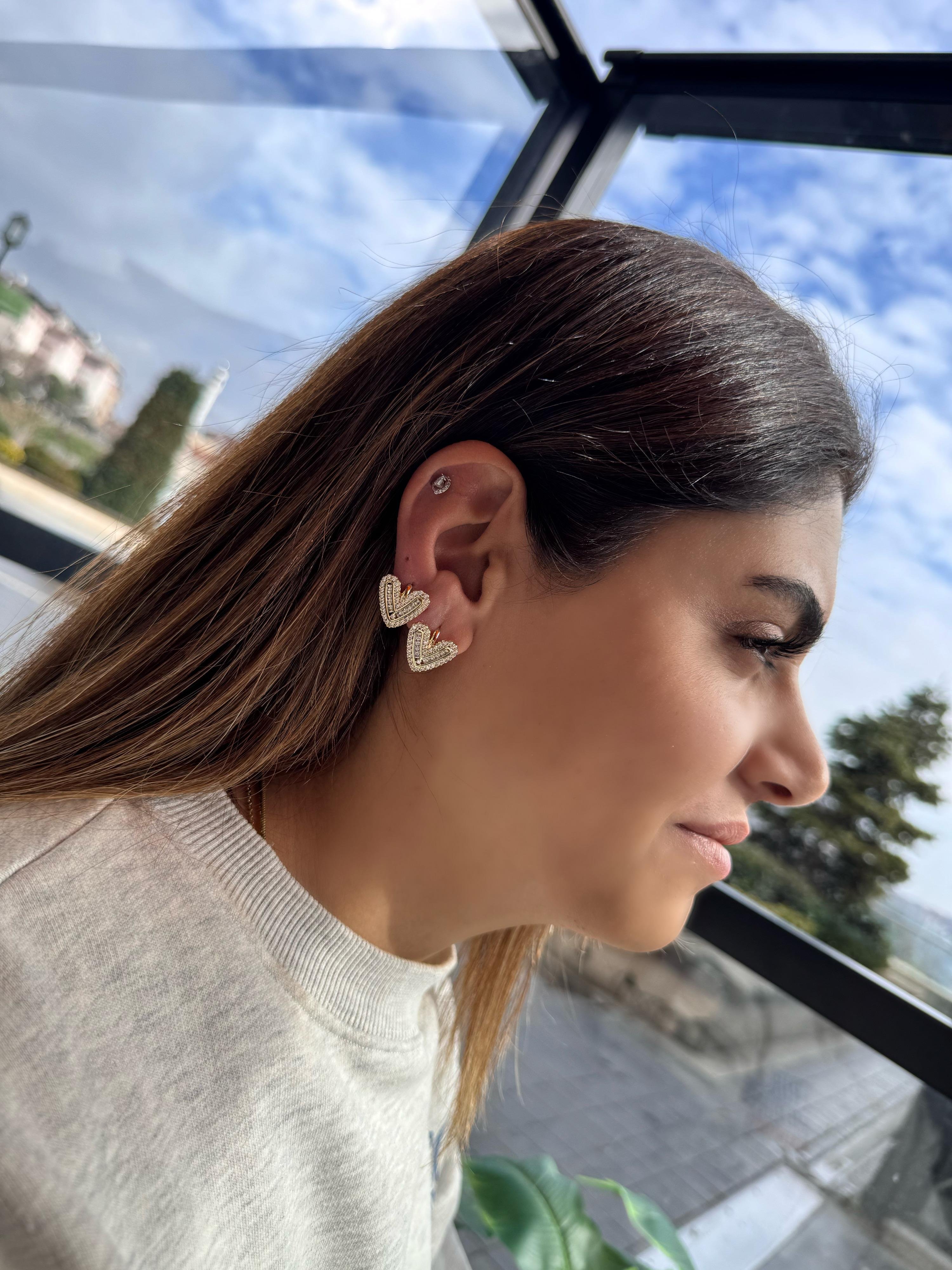 Özel Seri taşlı kalp küpe