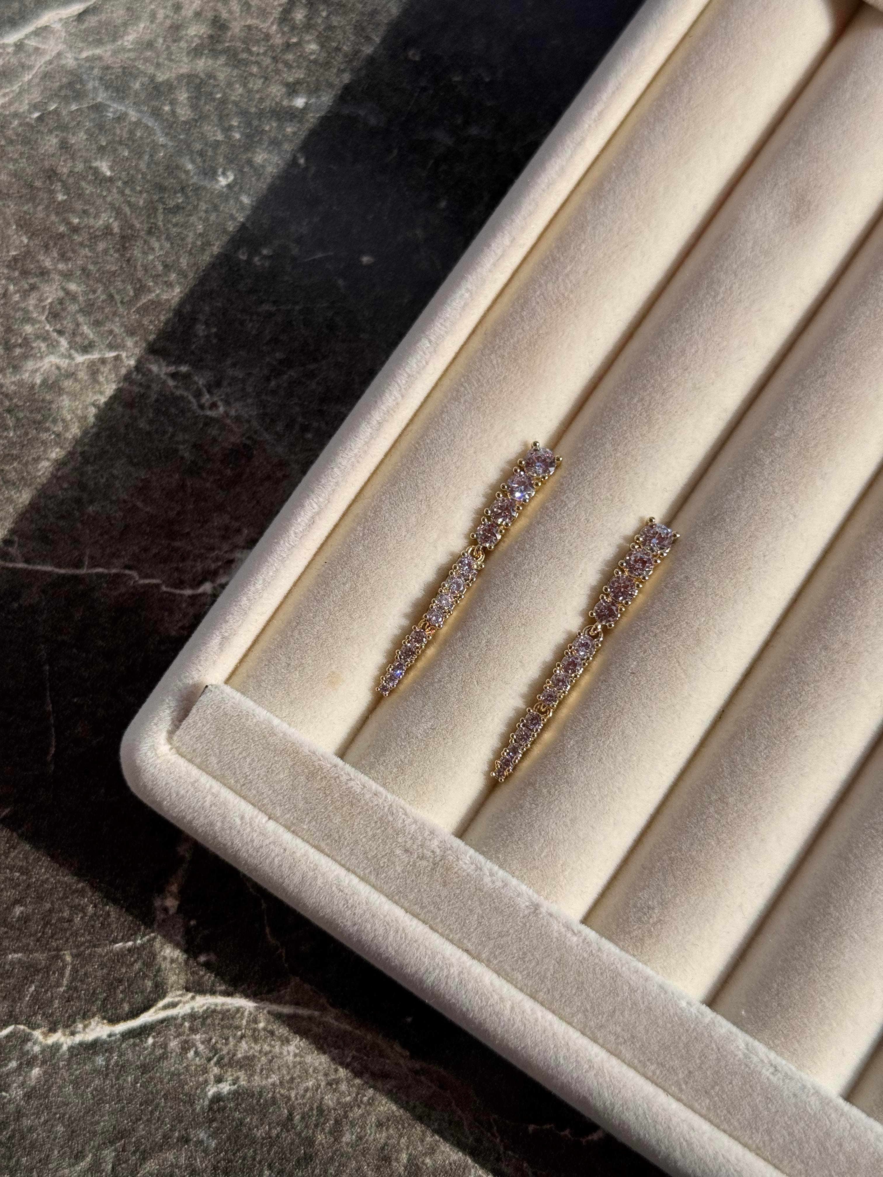 Özel Seri uzun zircon taşlı Küpe