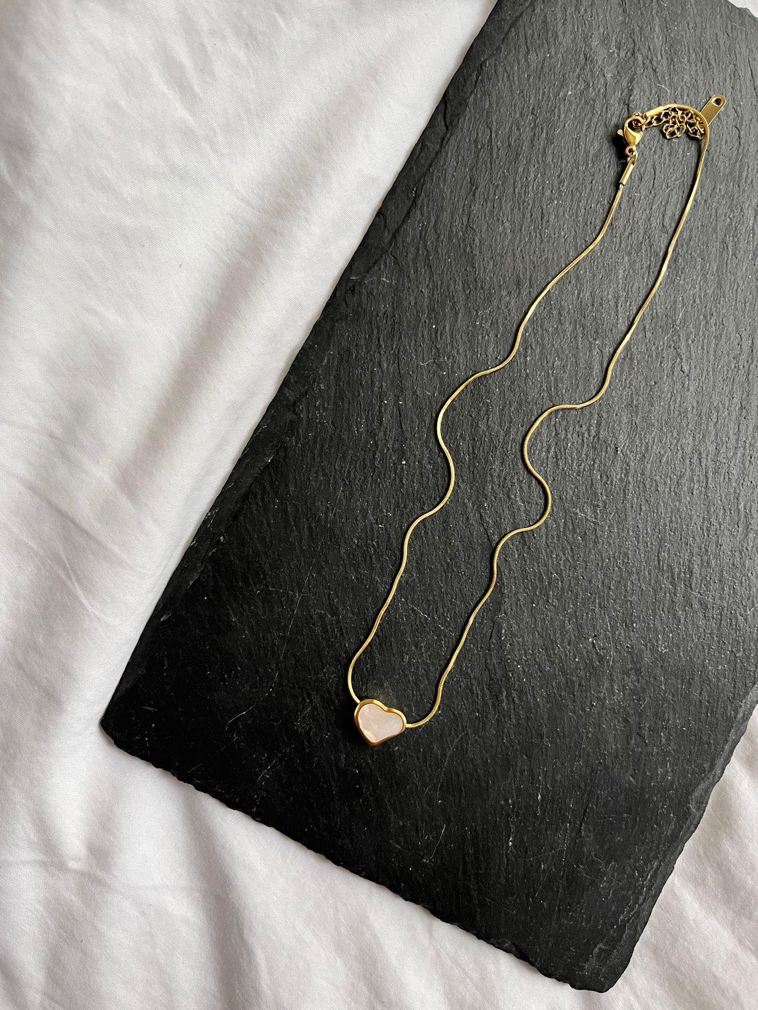 Sedef Kalp Sade Çelik Kolye