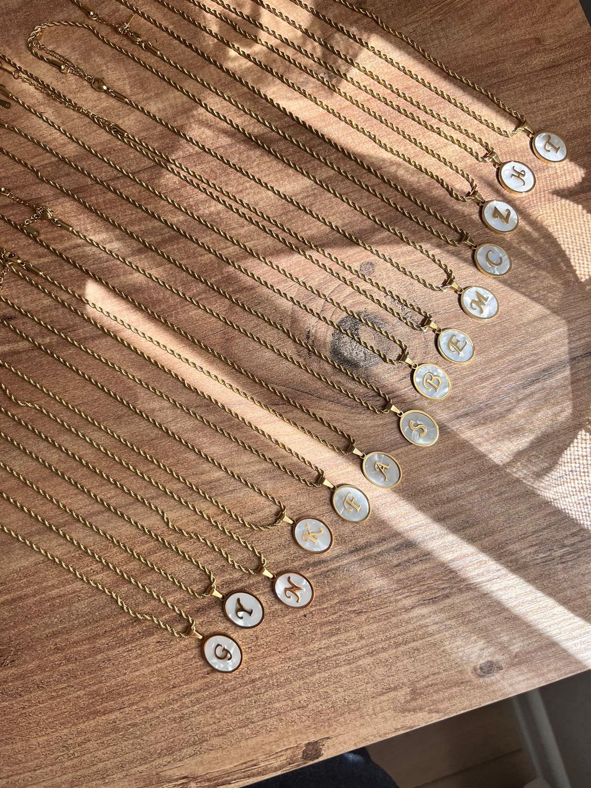 Sedef Üzeri Harf Kolye