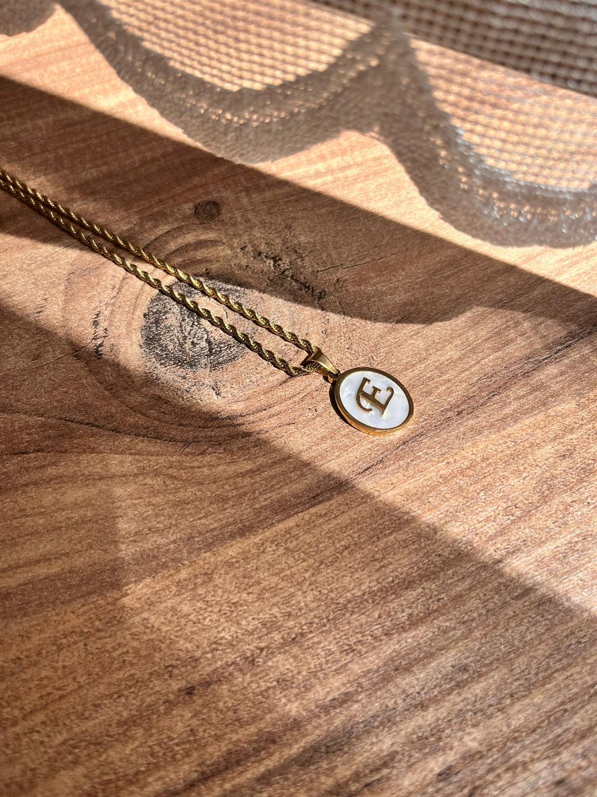 Sedef Üzeri Harf Kolye