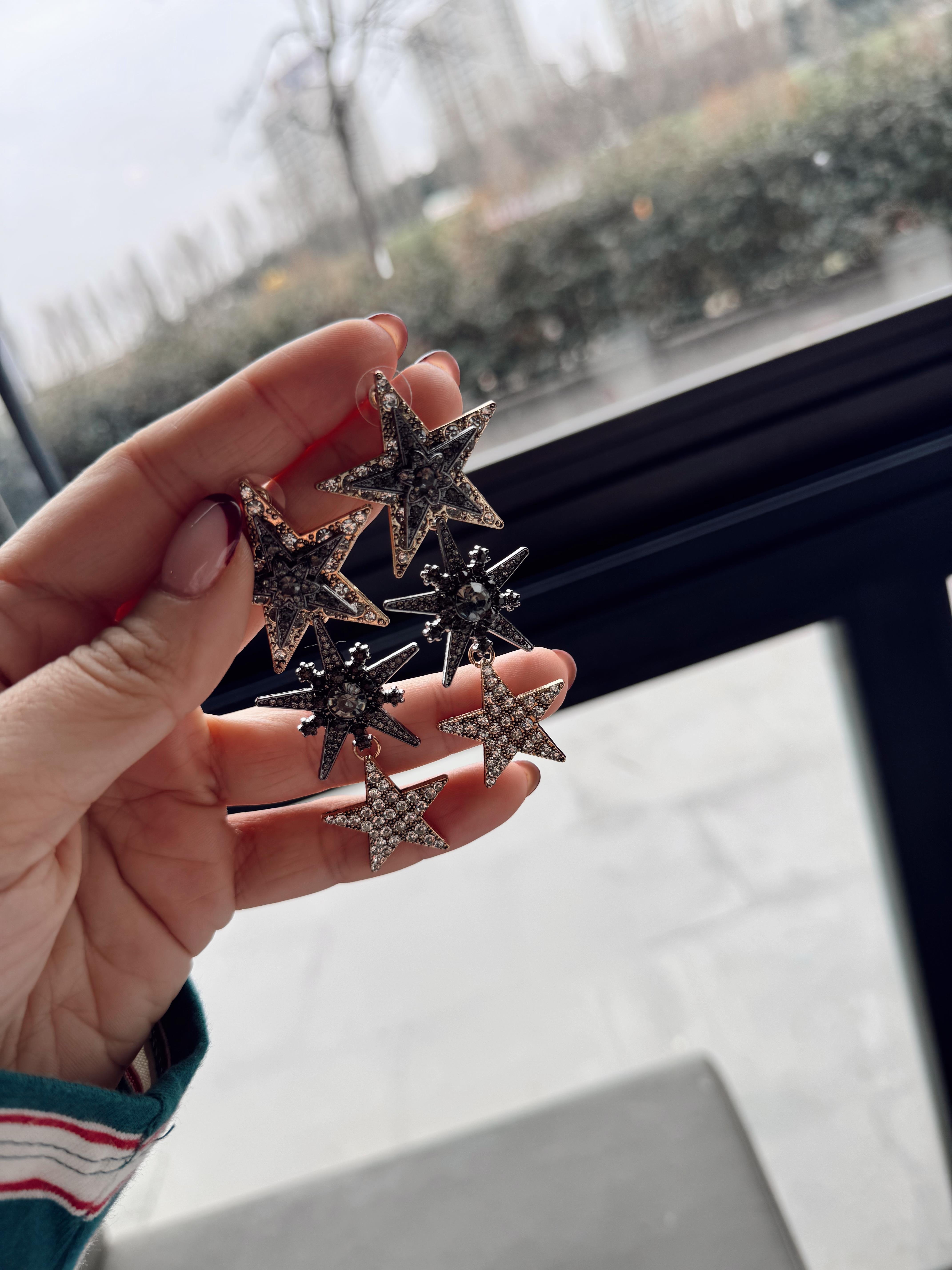 Üç yıldız detaylı ZARA küpe 