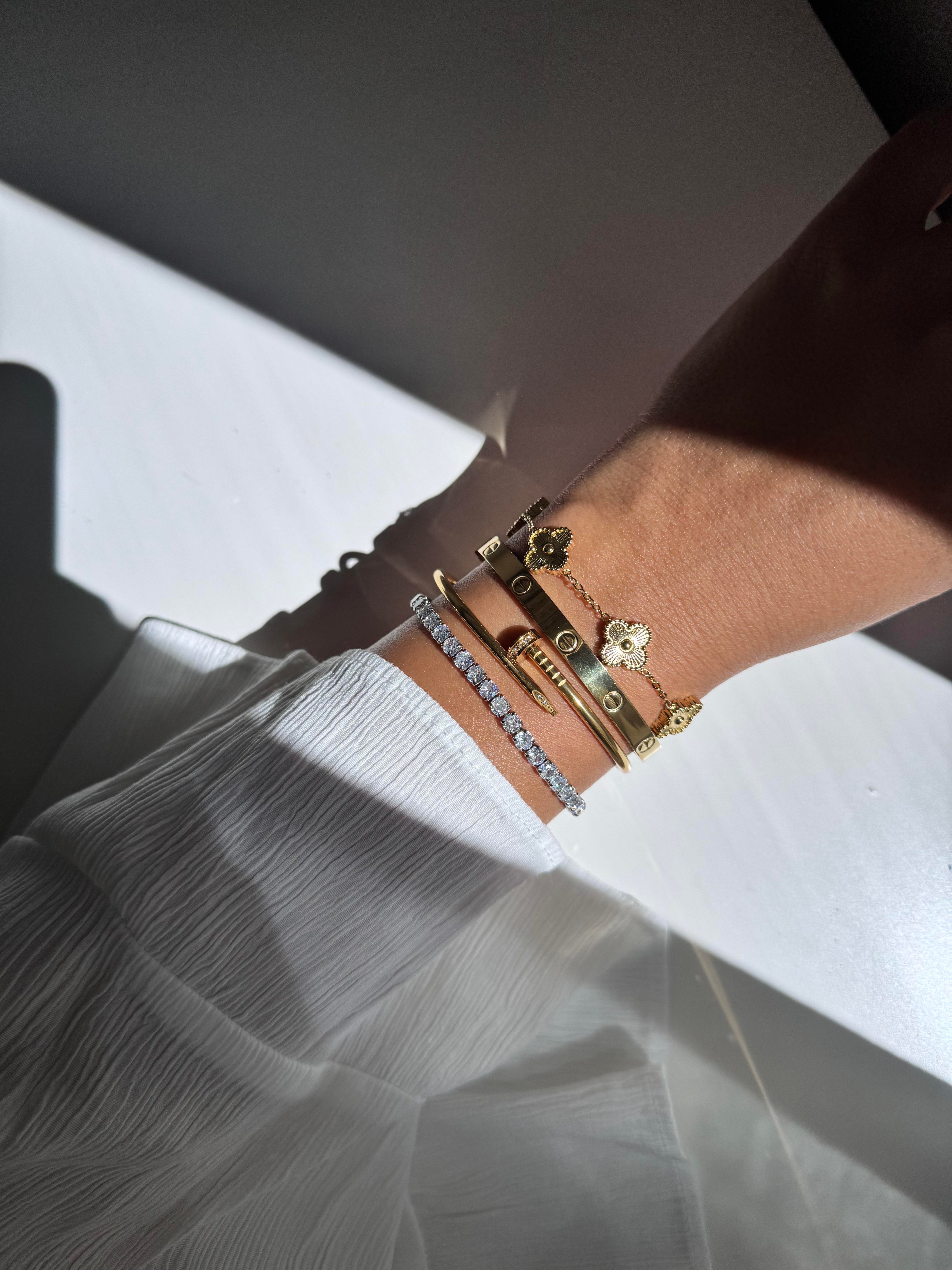 Yeni çivi Çelik Marka taşlı Bileklik 