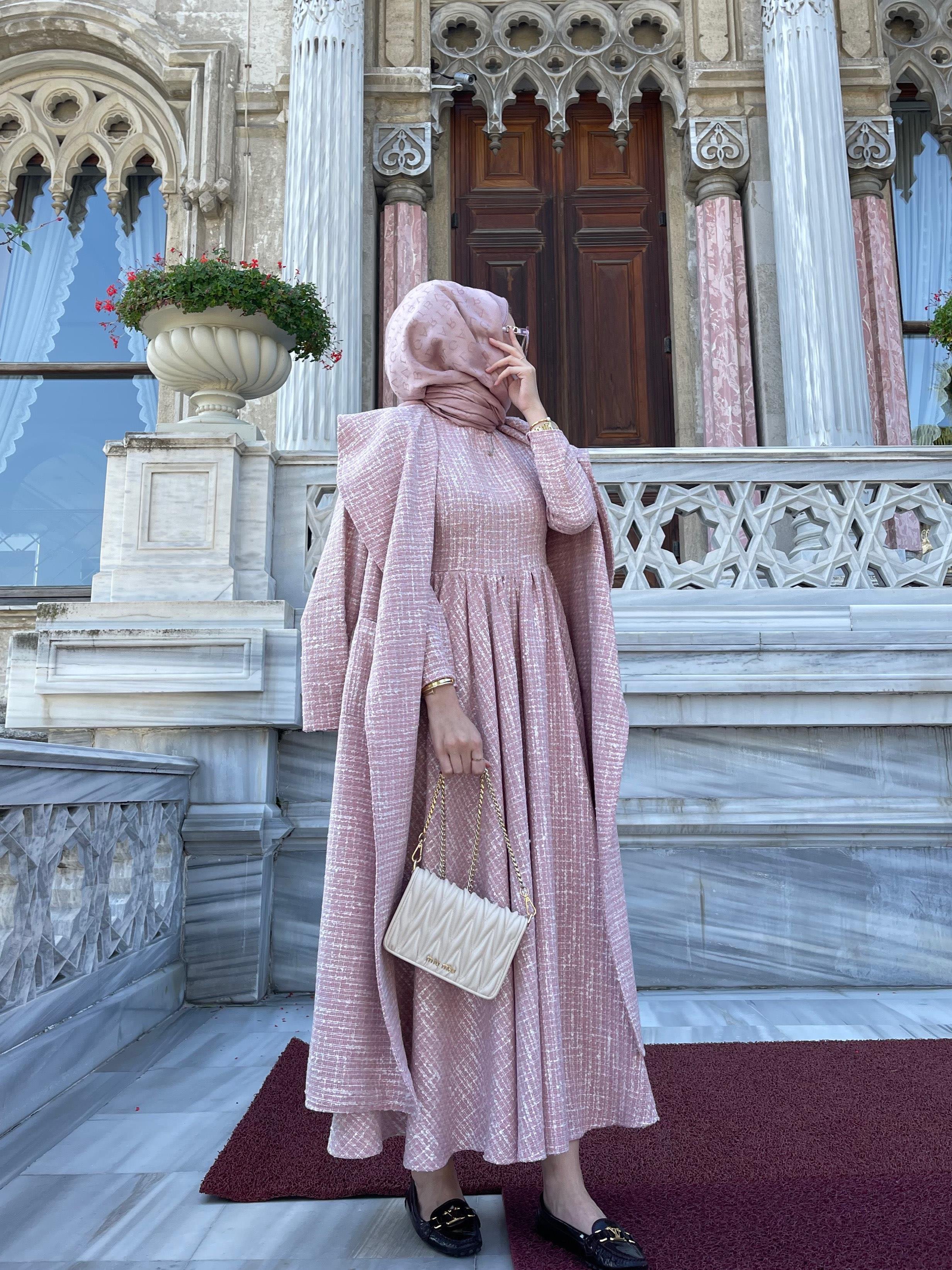 PEMBE CHANEL ELBİSE