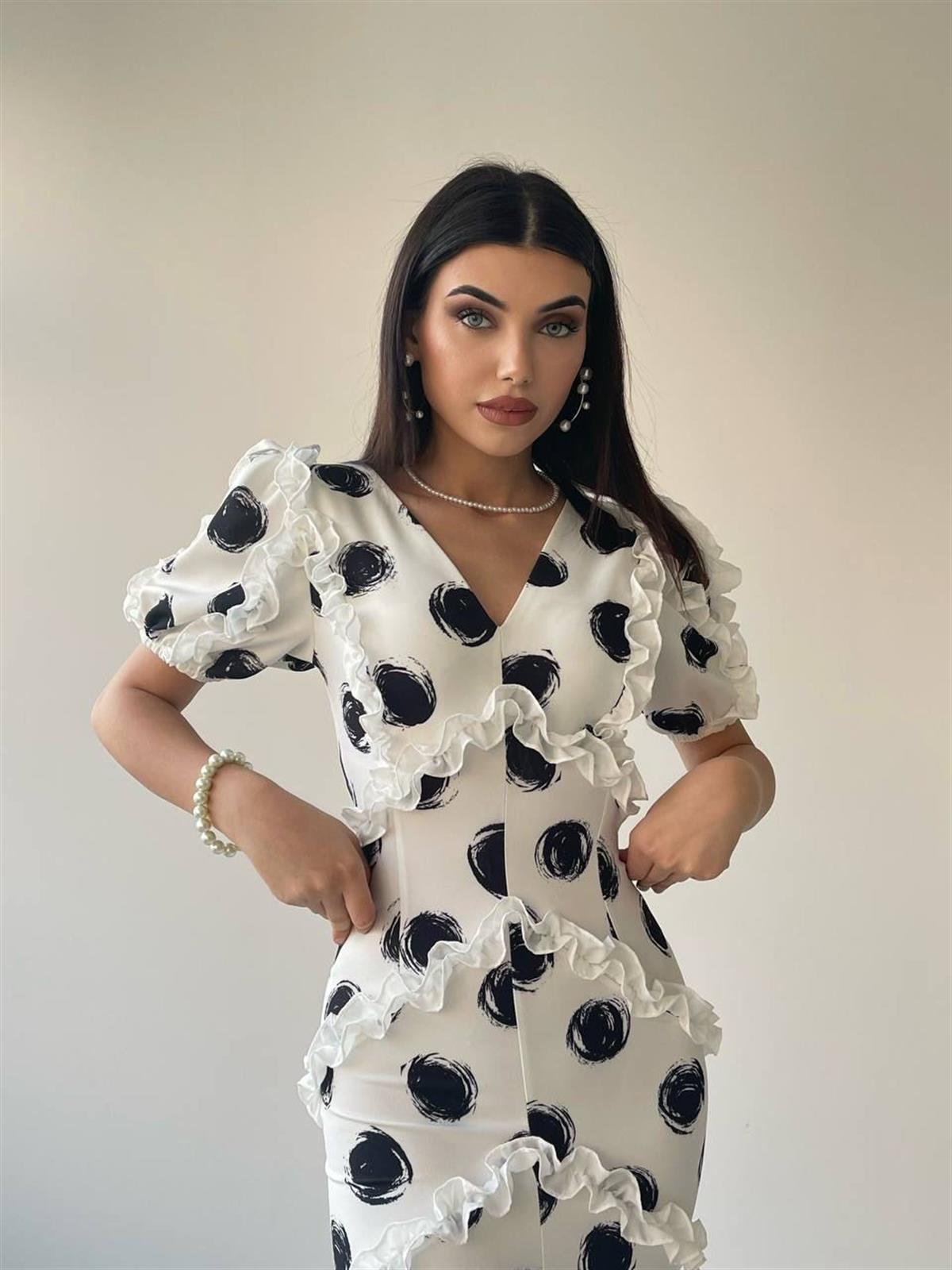 BEYAZ PUANTİYELİ FIRFIR DETAY MİDİBOY ELBİSE