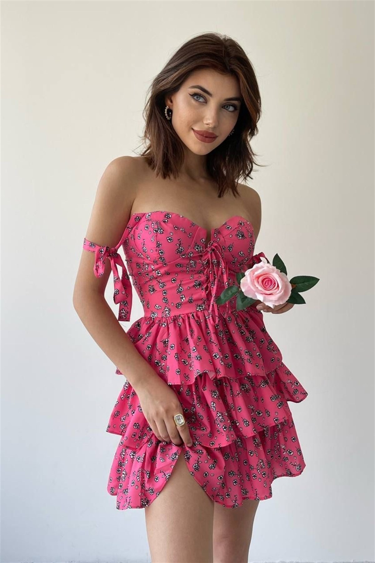 Çiçekli Askili Mini Firfirli Elbise