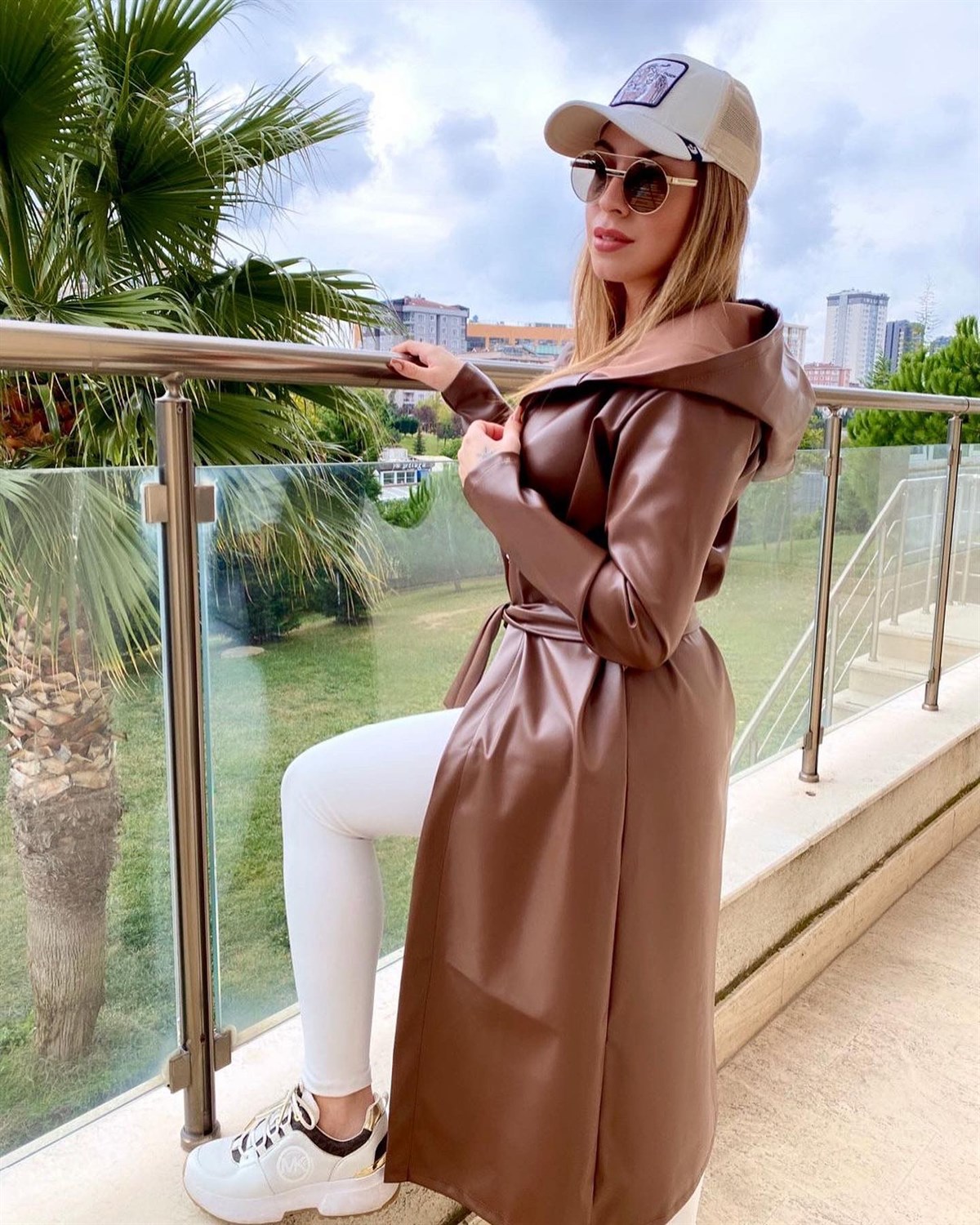 DERİ HIRKA