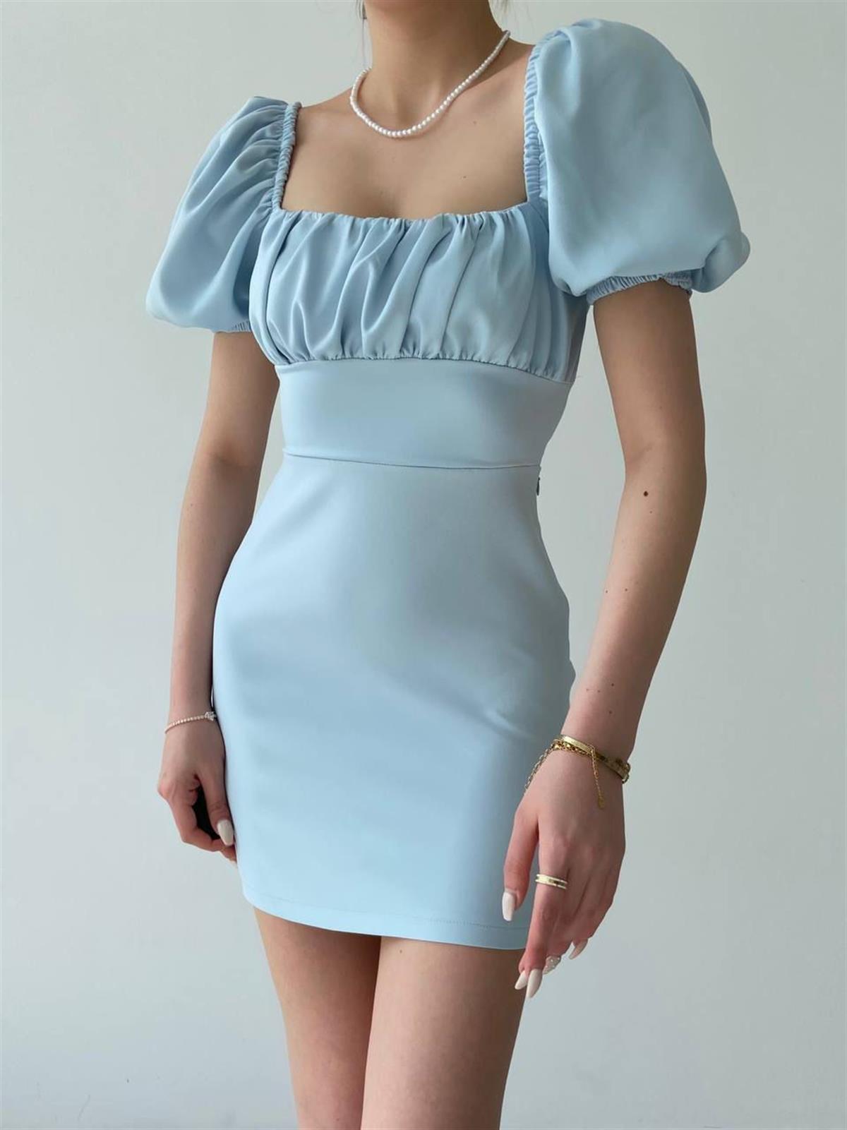 Sırt Dekolteli Atlas Elbise 