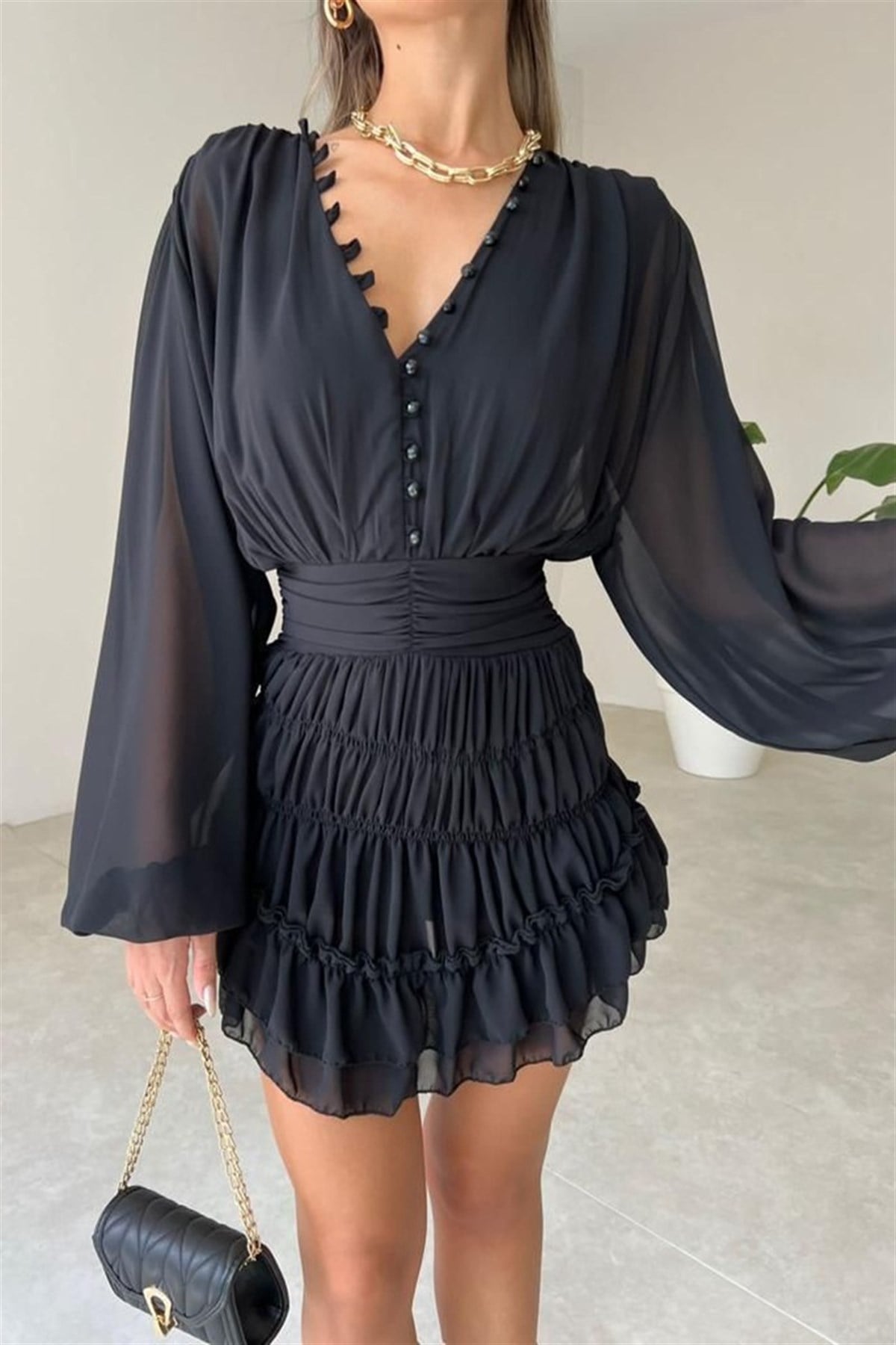 Siyah Tasarim Sifon Dügmeli Elbise