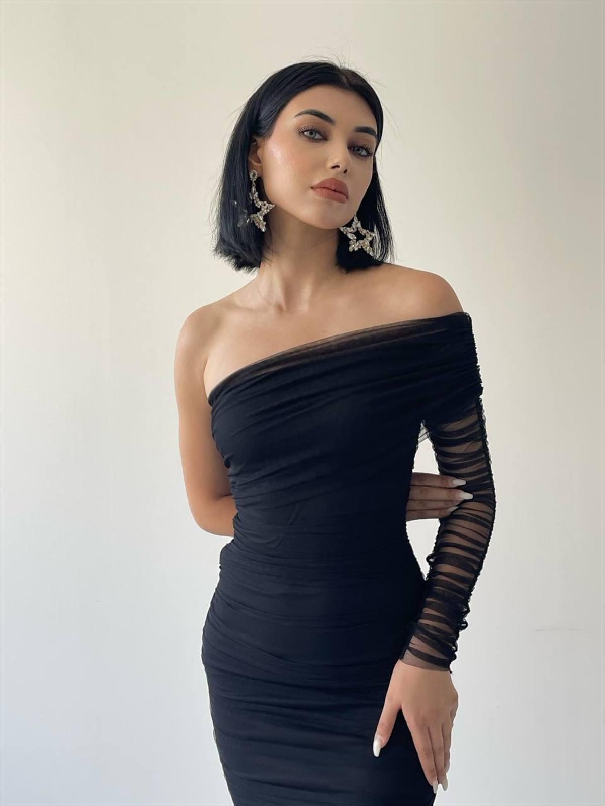 Tek Kol Drape Tül Siyah Elbise