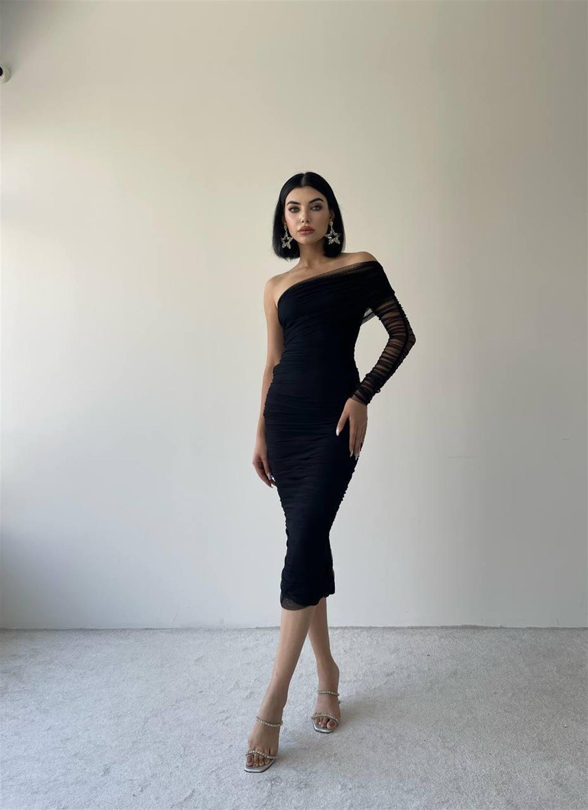 Tek Kol Drape Tül Siyah Elbise