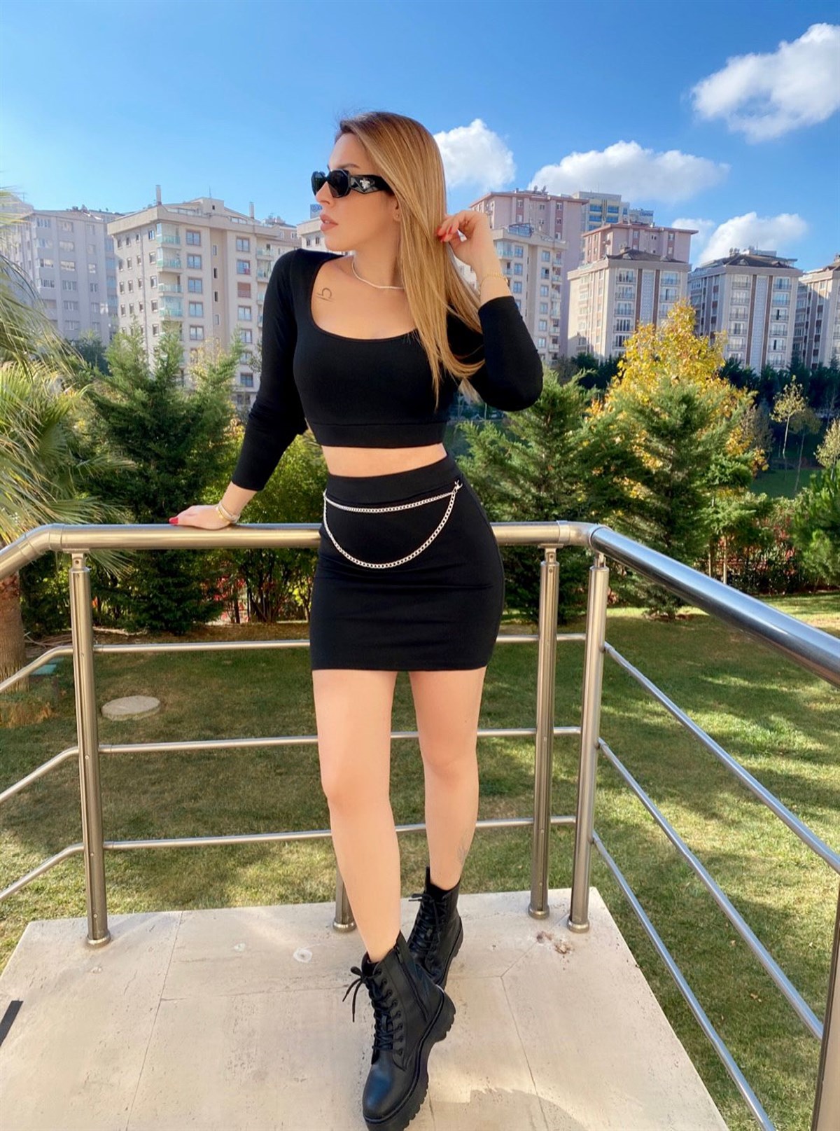 Zincir Detaylı Etek Crop Takım