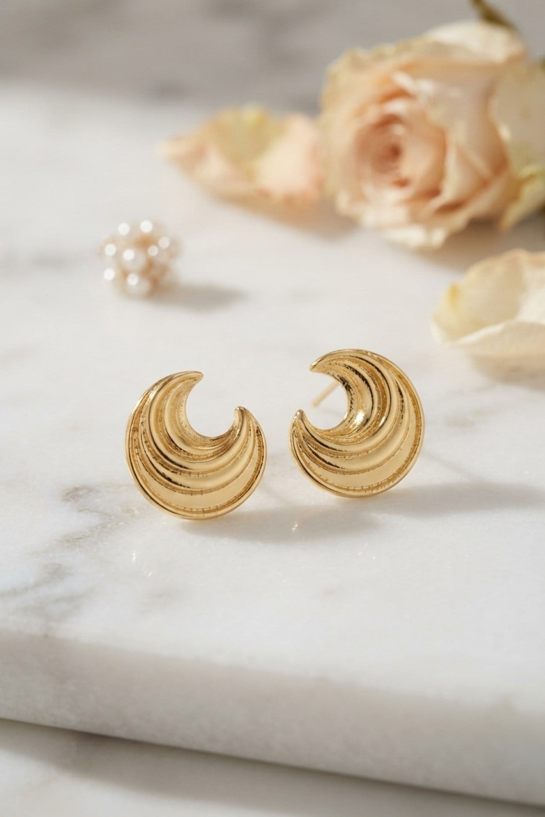 316L Çelik Gold Renk Ay Model Kadın Küpe