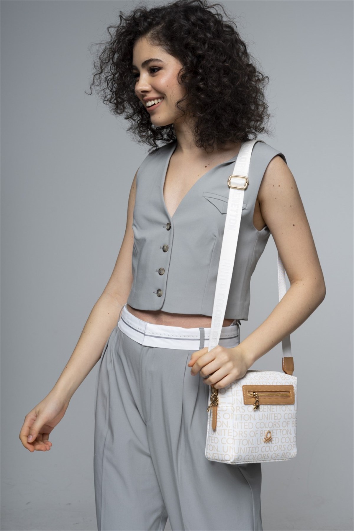 benetton-capraz-canta-bnt-748-bej-a.ca-ad-4a5.jpg