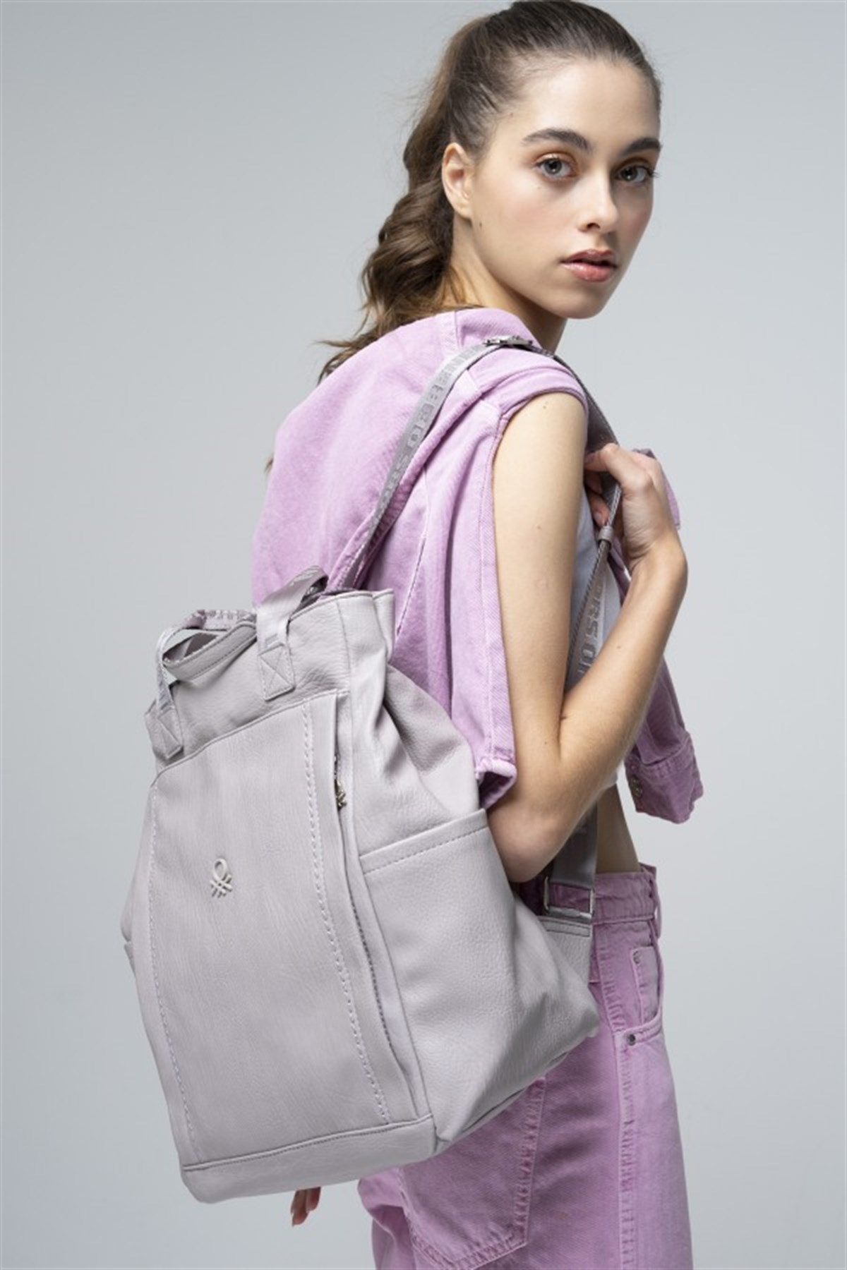 benetton-sirt-cantasi-bnt-706-gri--6b25-.jpg