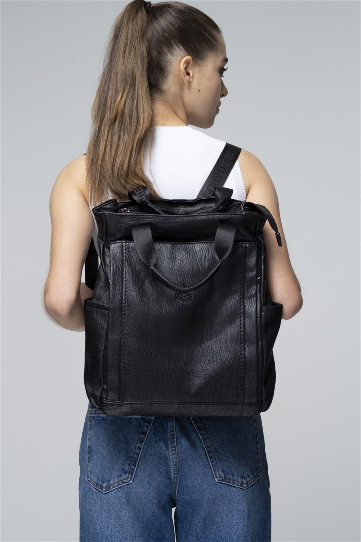 benetton-sirt-cantasi-bnt-706-siyah-490c-8.jpg