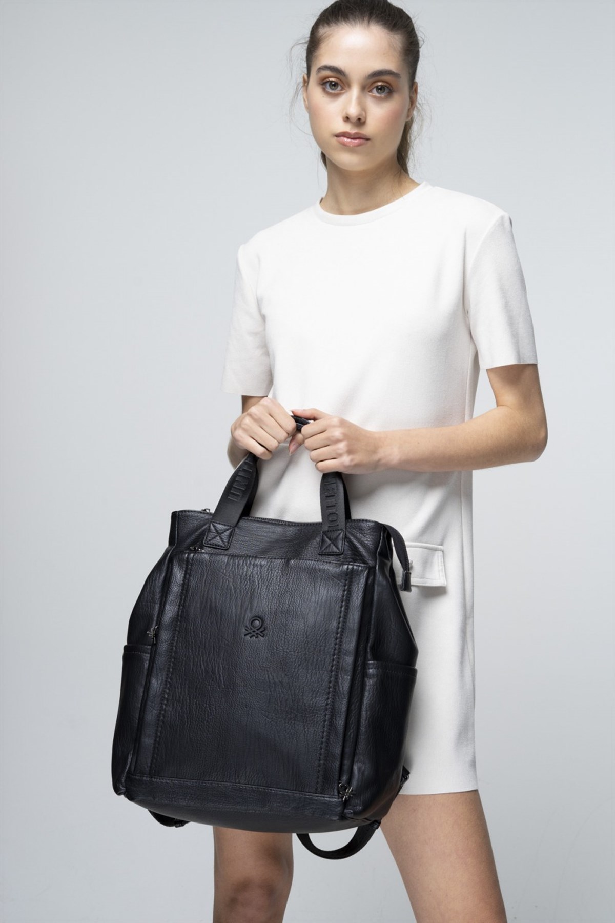benetton-sirt-cantasi-bnt-706-siyah-d2ed4f.jpg