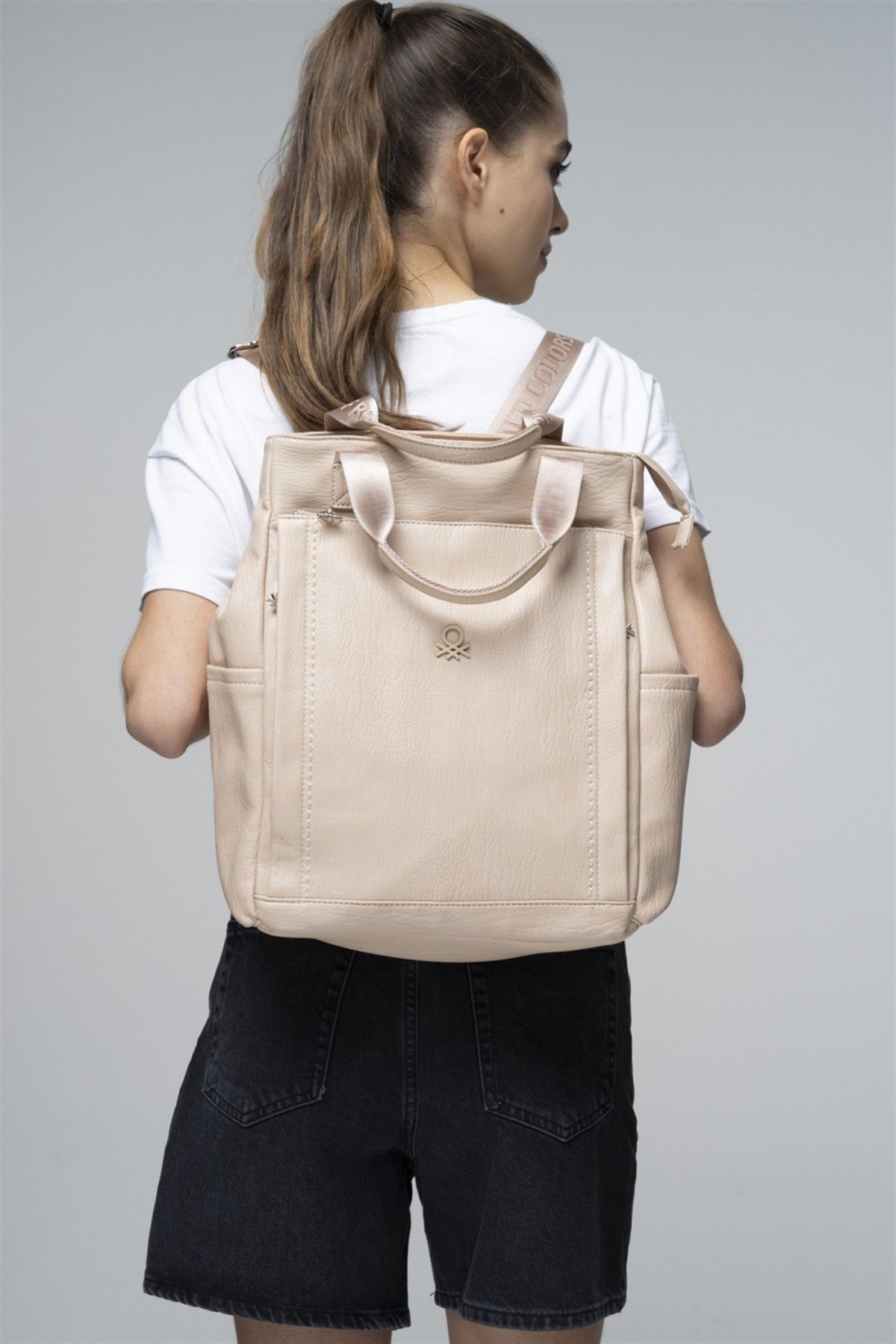 benetton-sirt-cantasi-bnt-706-ten-4fc7-8.jpg