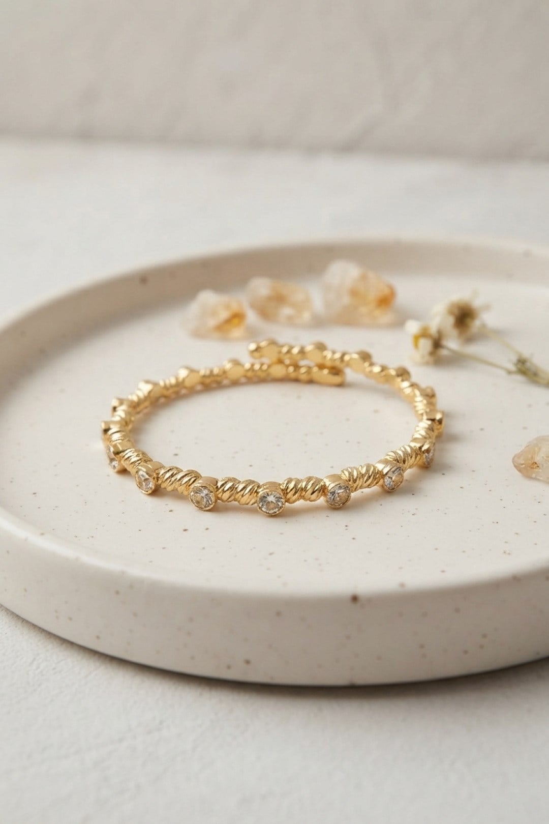 Gold Renk Dorika Model Sıralı Zirkon Taşlı Kadın Bileklik