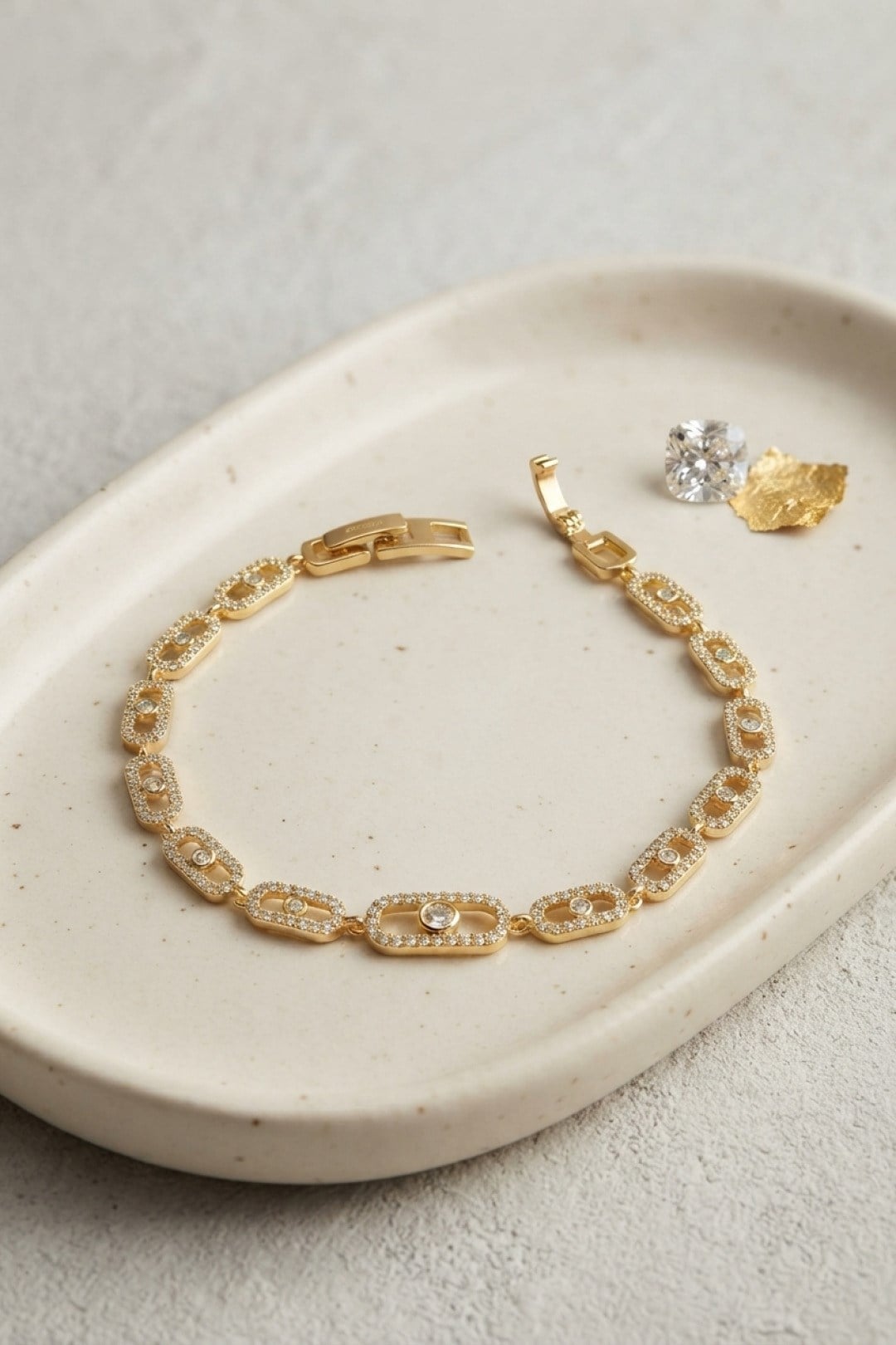 Gold Renk Zirkon Taşlı Messika Model Bileklik