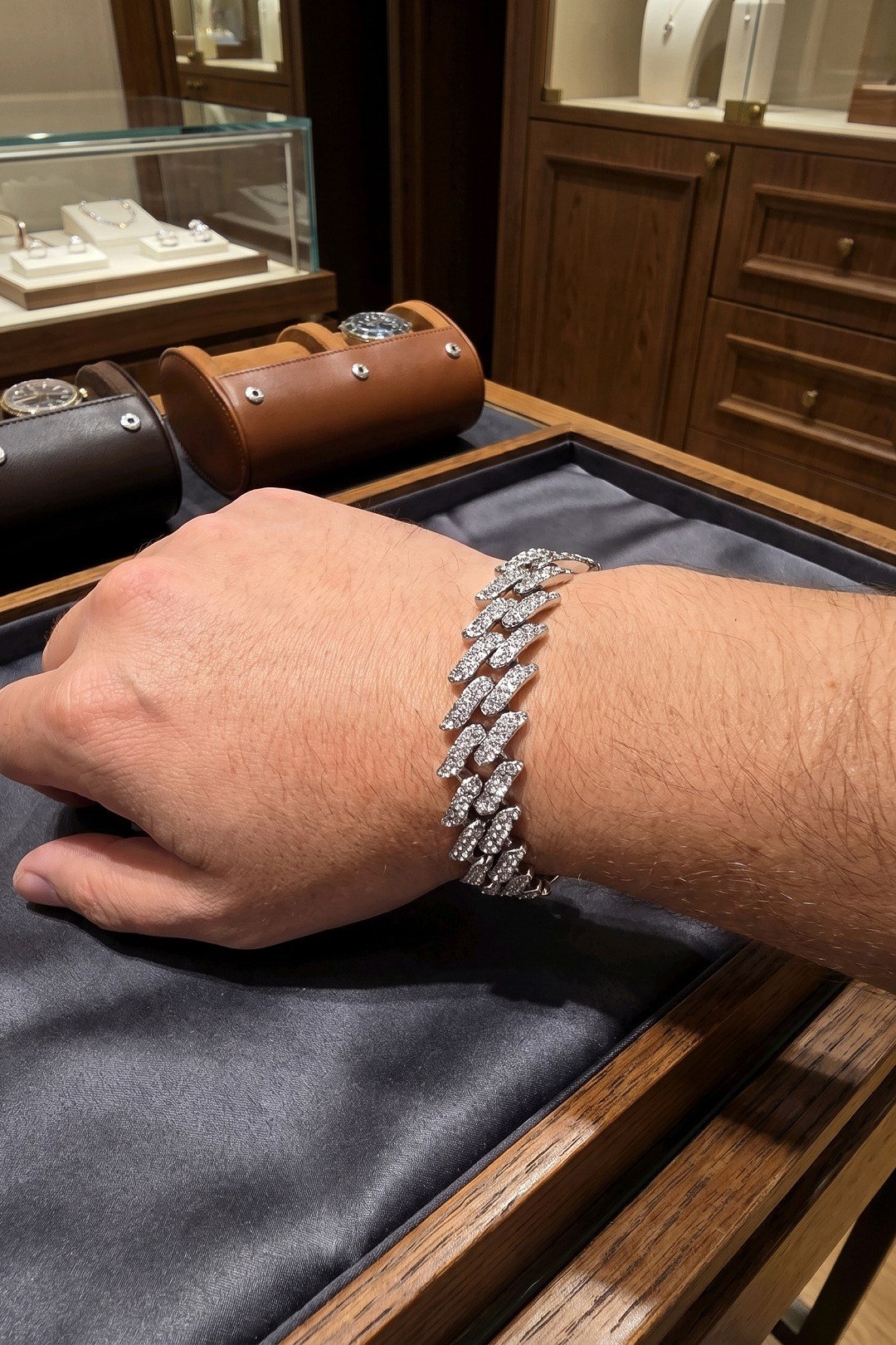 Gümüş Renk Zirkon Taşlı Cuba Zincir Model Erkek Bileklik