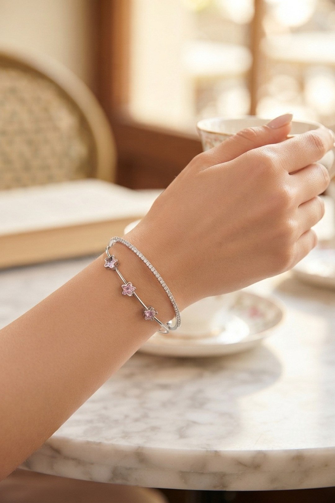 Pembe Yıldız Model Gold Renk Zirkon Taşlı Pirinç Bileklik
