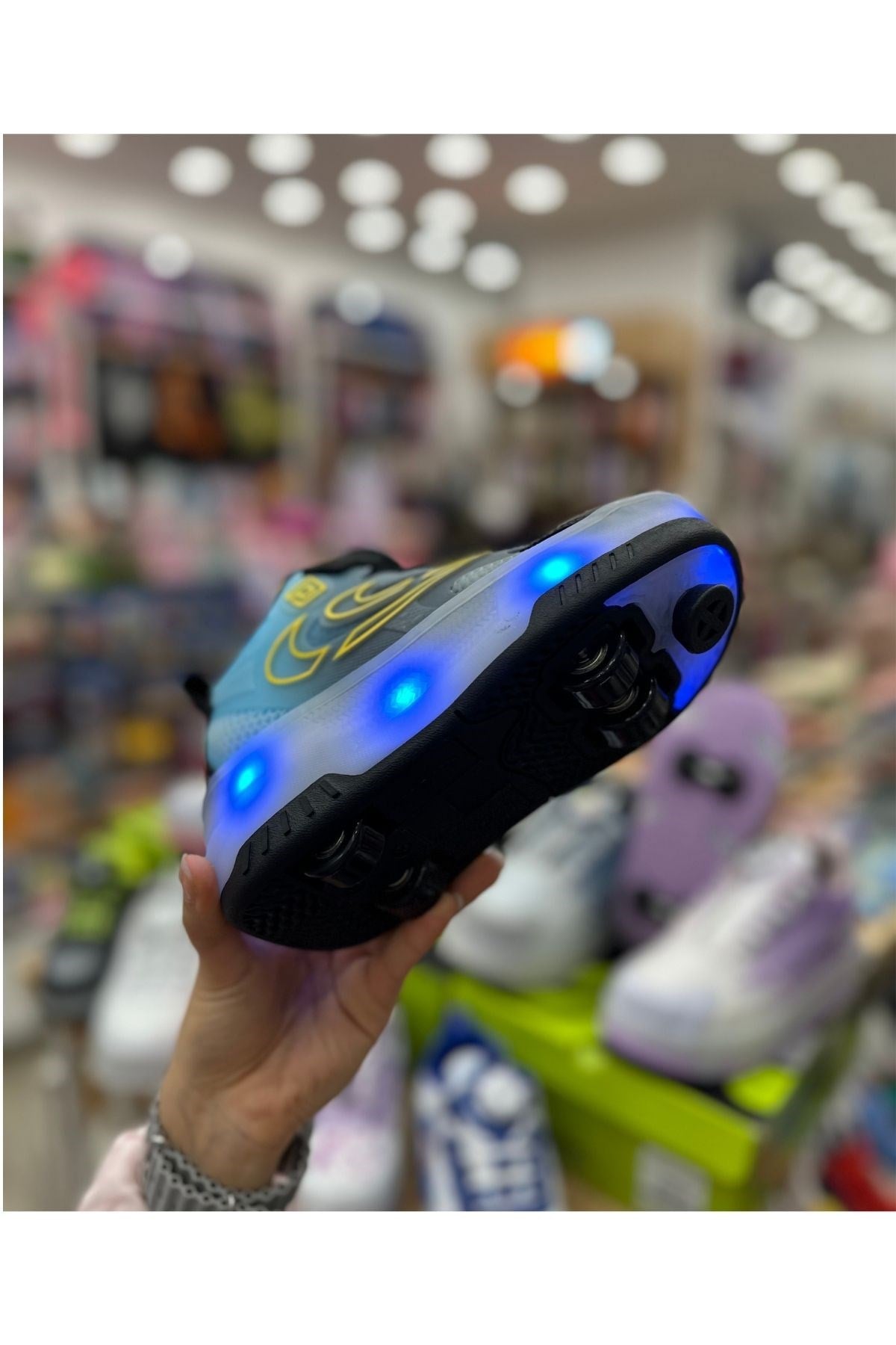Pepino Erkek Çocuk Şarj Edilebilir 16 MOD RGB LED Işıklı Tekerlekli Patenli Ayakkabı Bas - Çek Butonlu  - Siyah