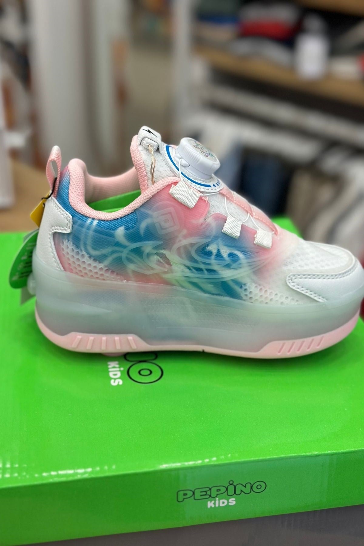 Pepino Kız Çocuk Şarj Edilebilir 16 MOD RGB LED Işıklı Tekerlekli Patenli Ayakkabı Bas - Çek Butonlu  - Pembe