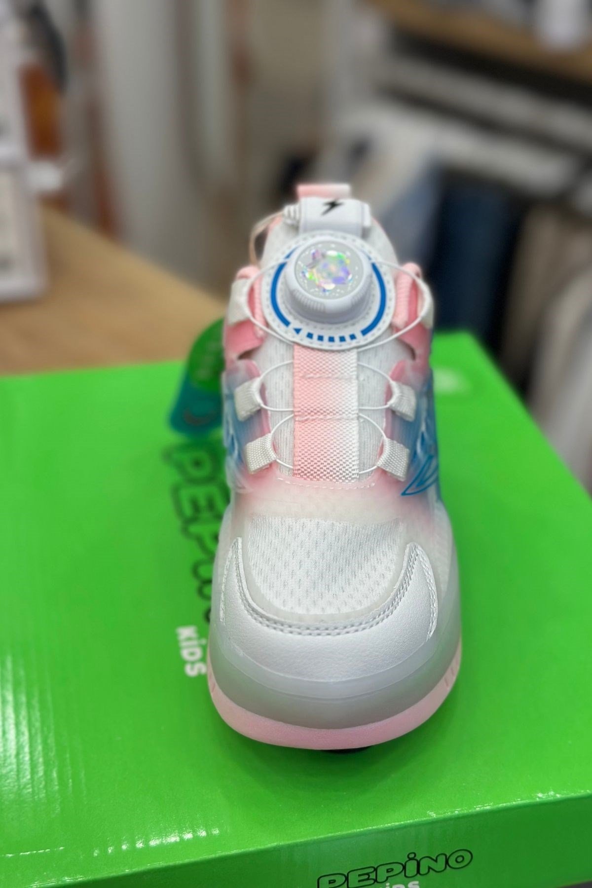 Pepino Kız Çocuk Şarj Edilebilir 16 MOD RGB LED Işıklı Tekerlekli Patenli Ayakkabı Bas - Çek Butonlu  - Pembe