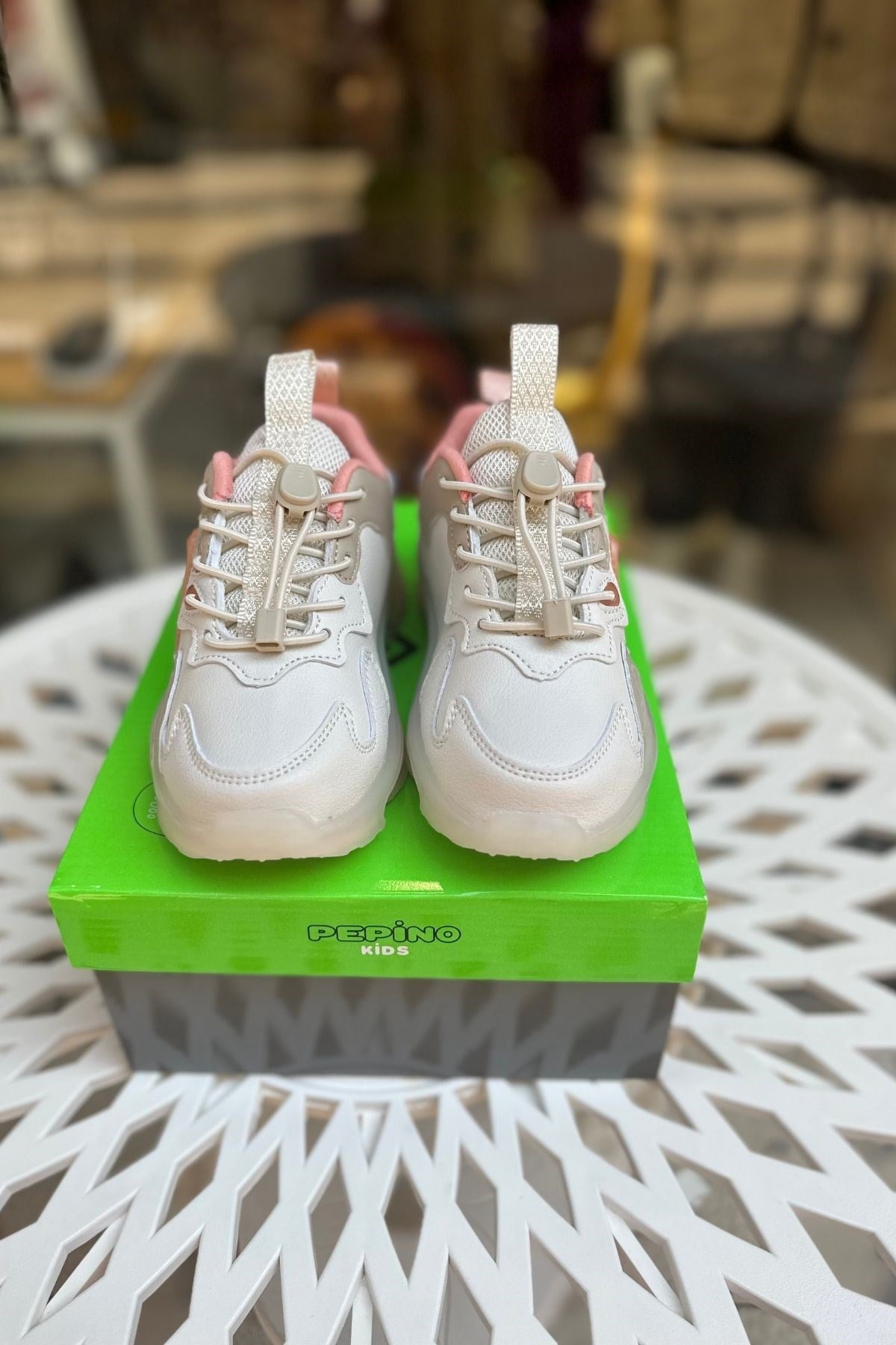 Unisex Çocuk Günlük Işıklı Spor Ayakkabı -Özel Bağcık Sistemi - Krem