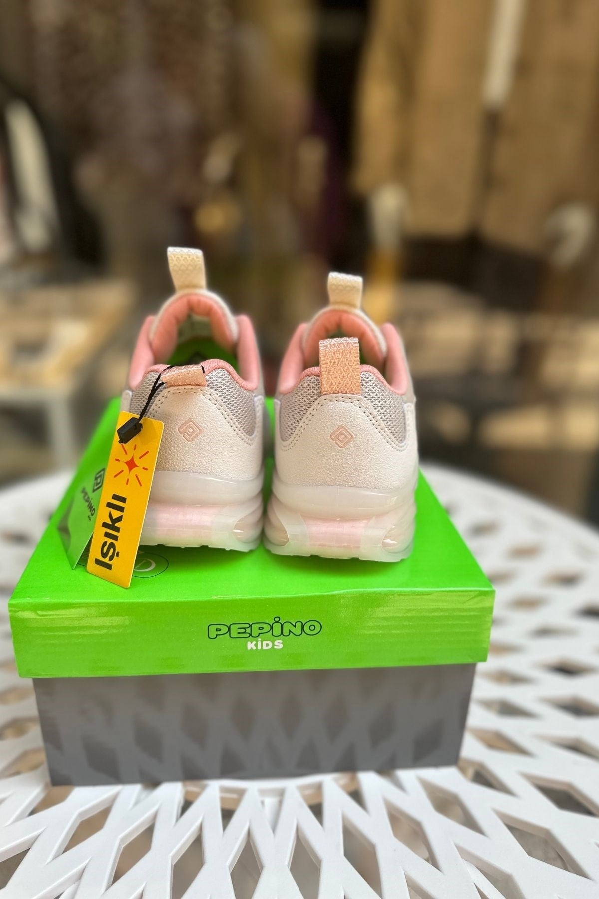 Unisex Çocuk Günlük Işıklı Spor Ayakkabı -Özel Bağcık Sistemi - Krem
