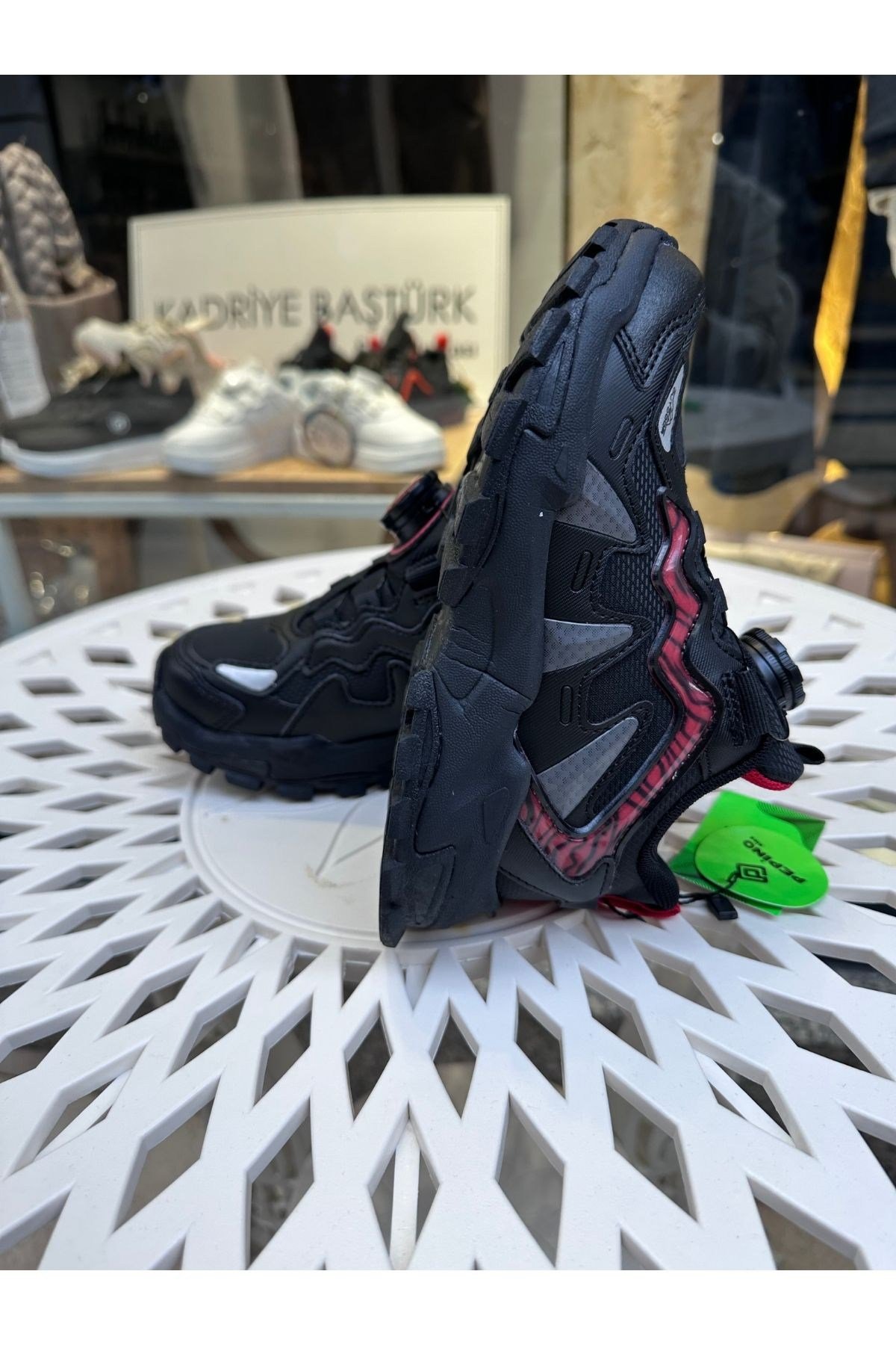 Unisex Çocuk Günlük Mevsimlik Outdoor Spor Ayakkabı - Özel Bağcık Sistemi - Siyah