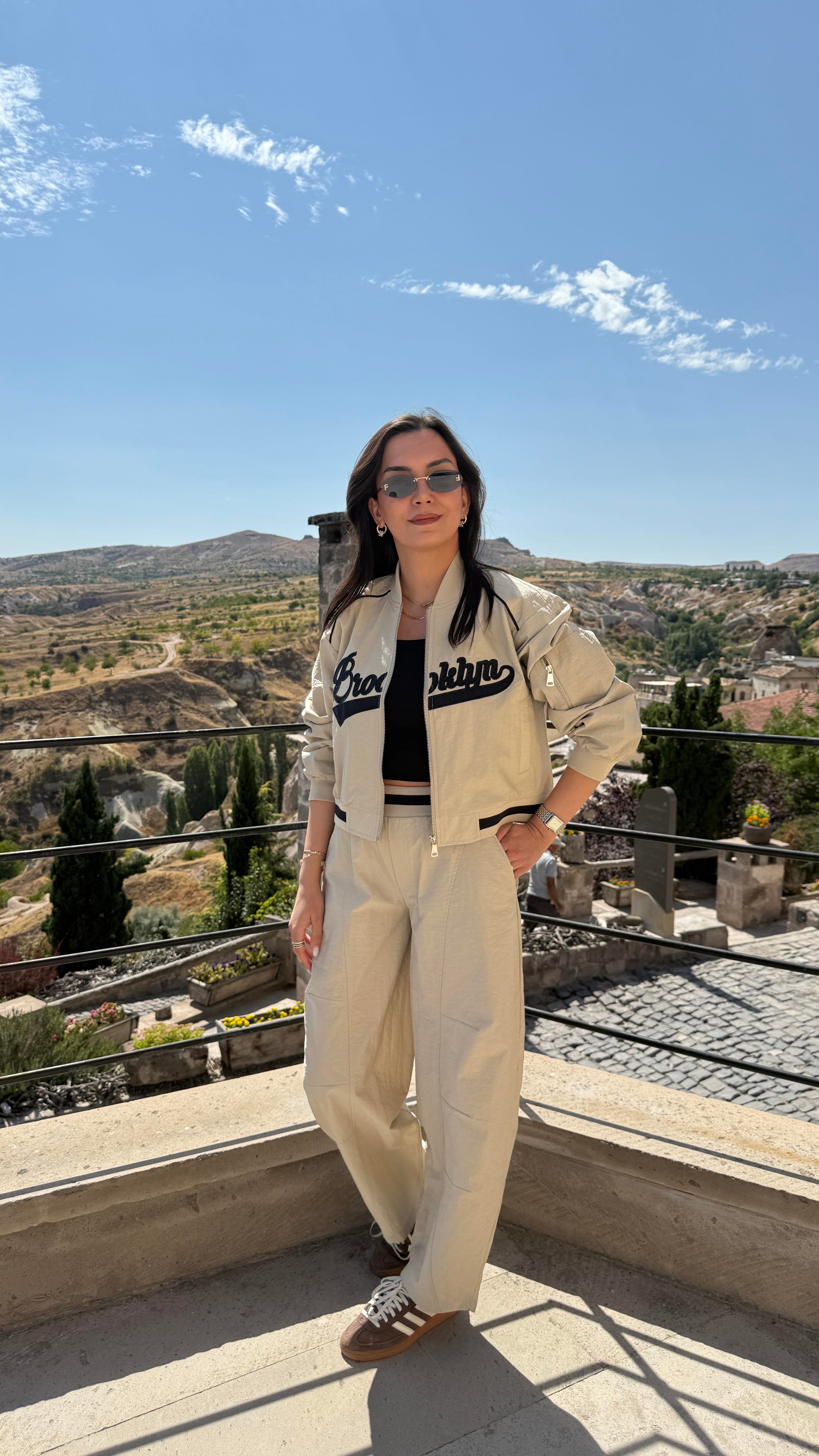 Bej Brooklyn Baskılı Paraşüt Takım 