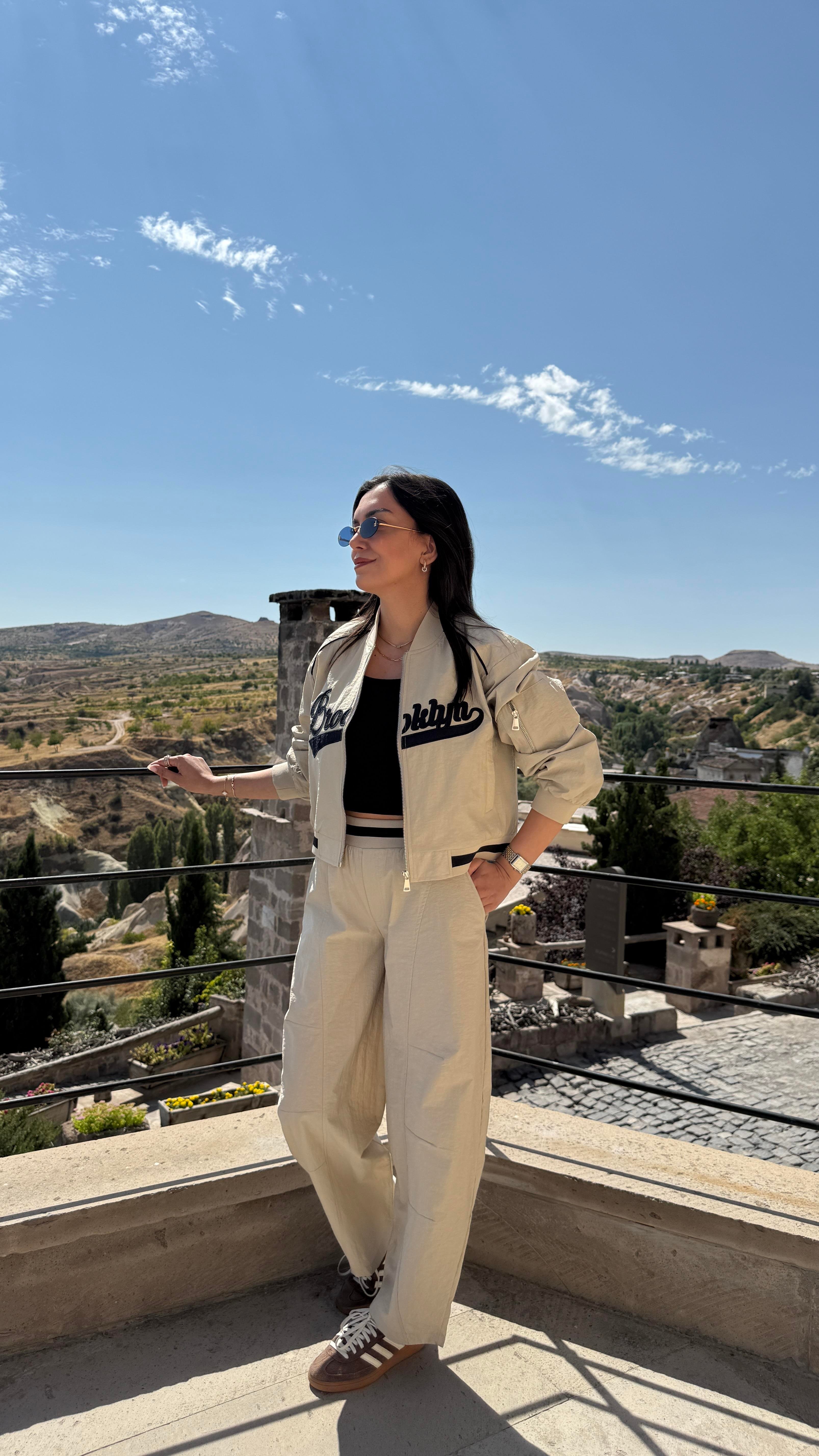 Bej Brooklyn Baskılı Paraşüt Takım 