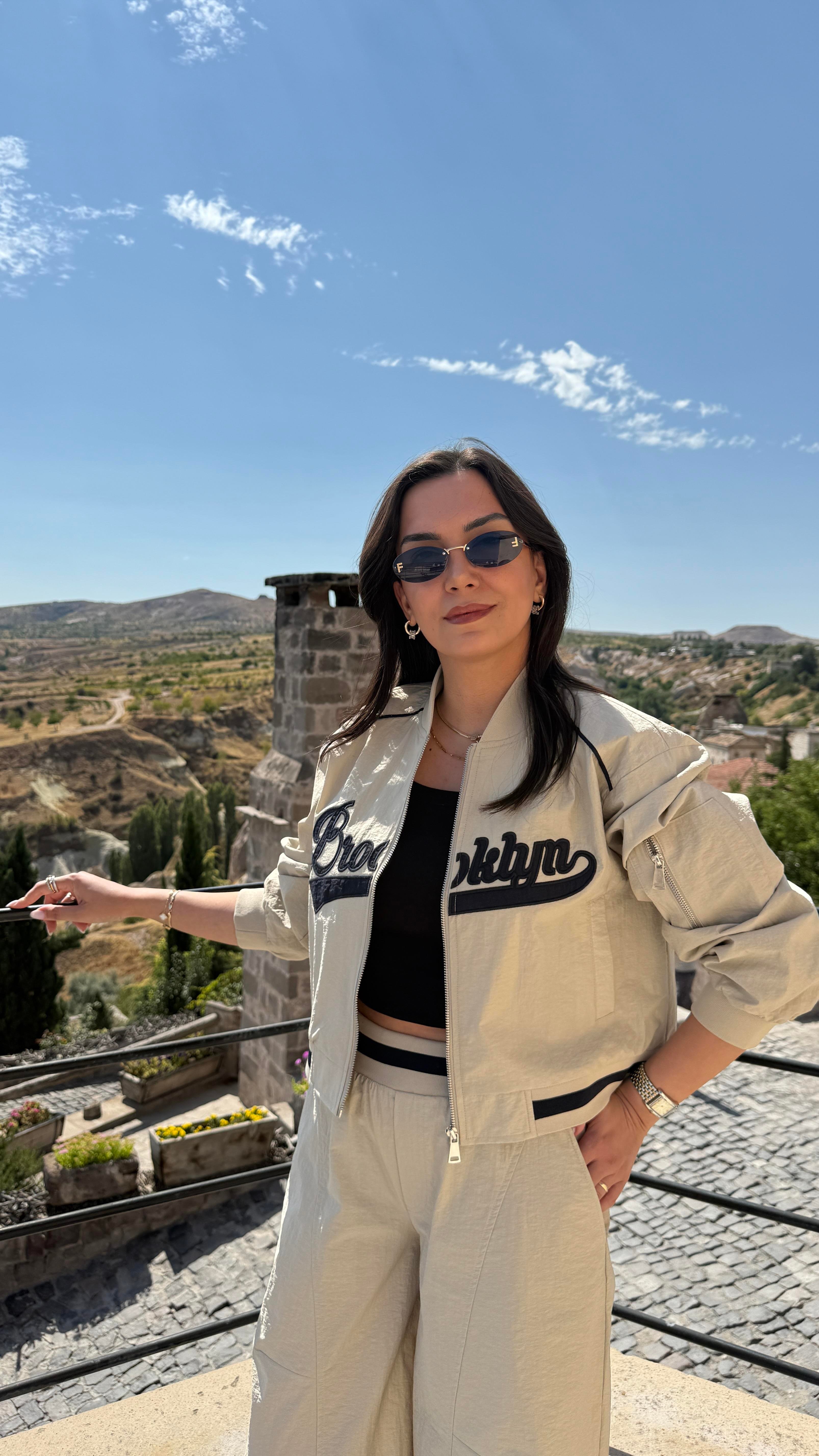 Bej Brooklyn Baskılı Paraşüt Takım 