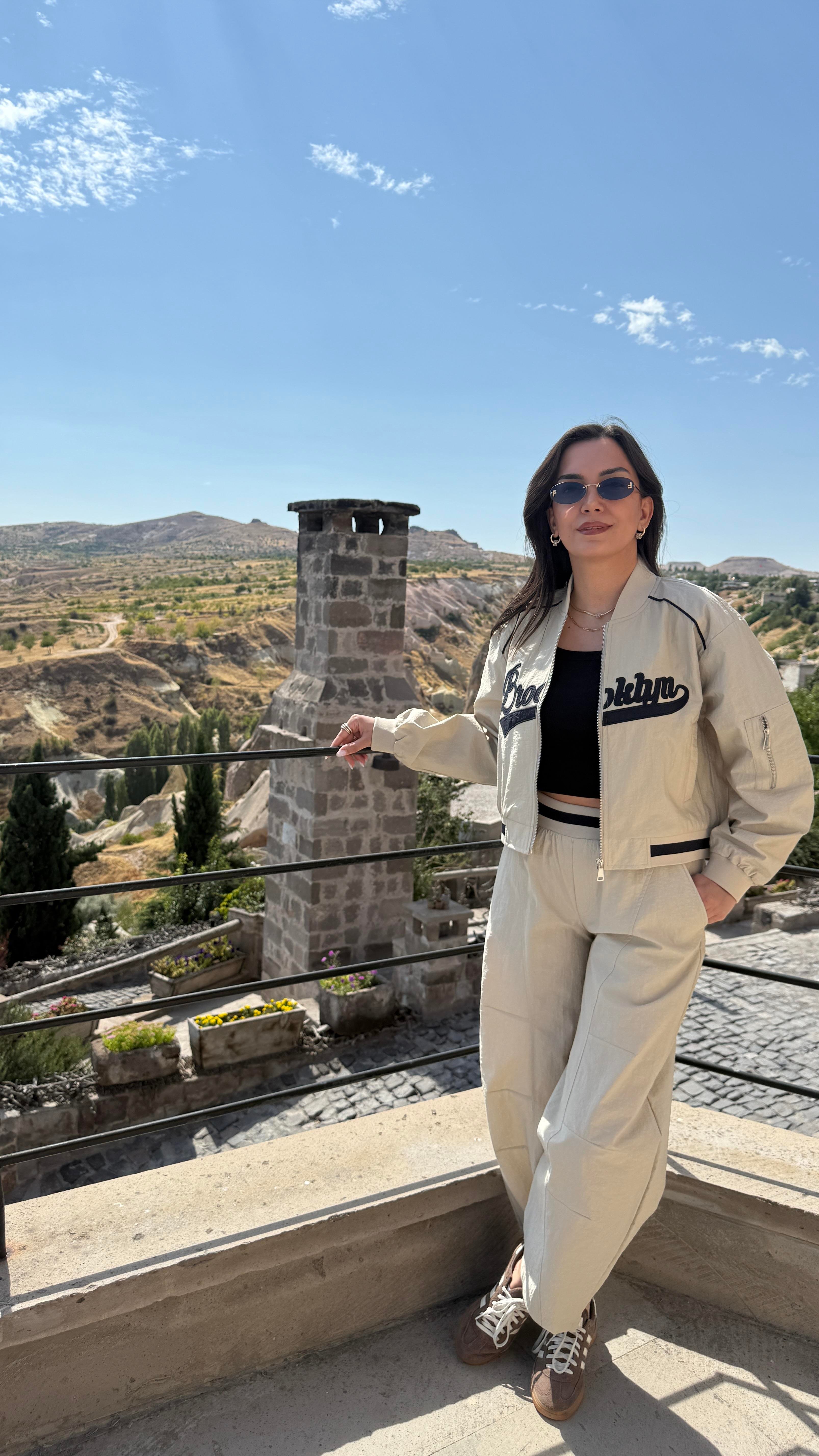 Bej Brooklyn Baskılı Paraşüt Takım 