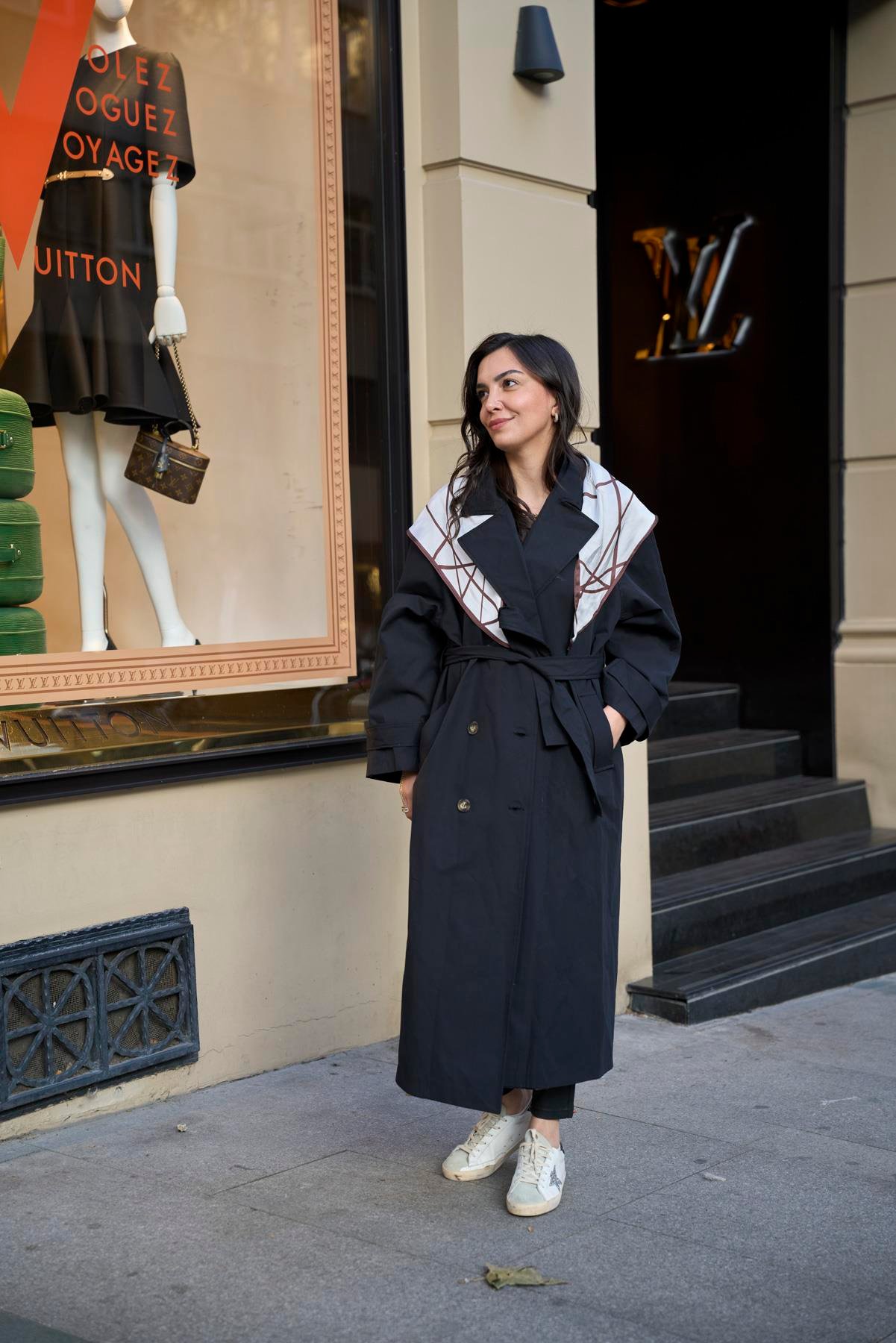 Fular Detaylı Trençkot - Siyah 