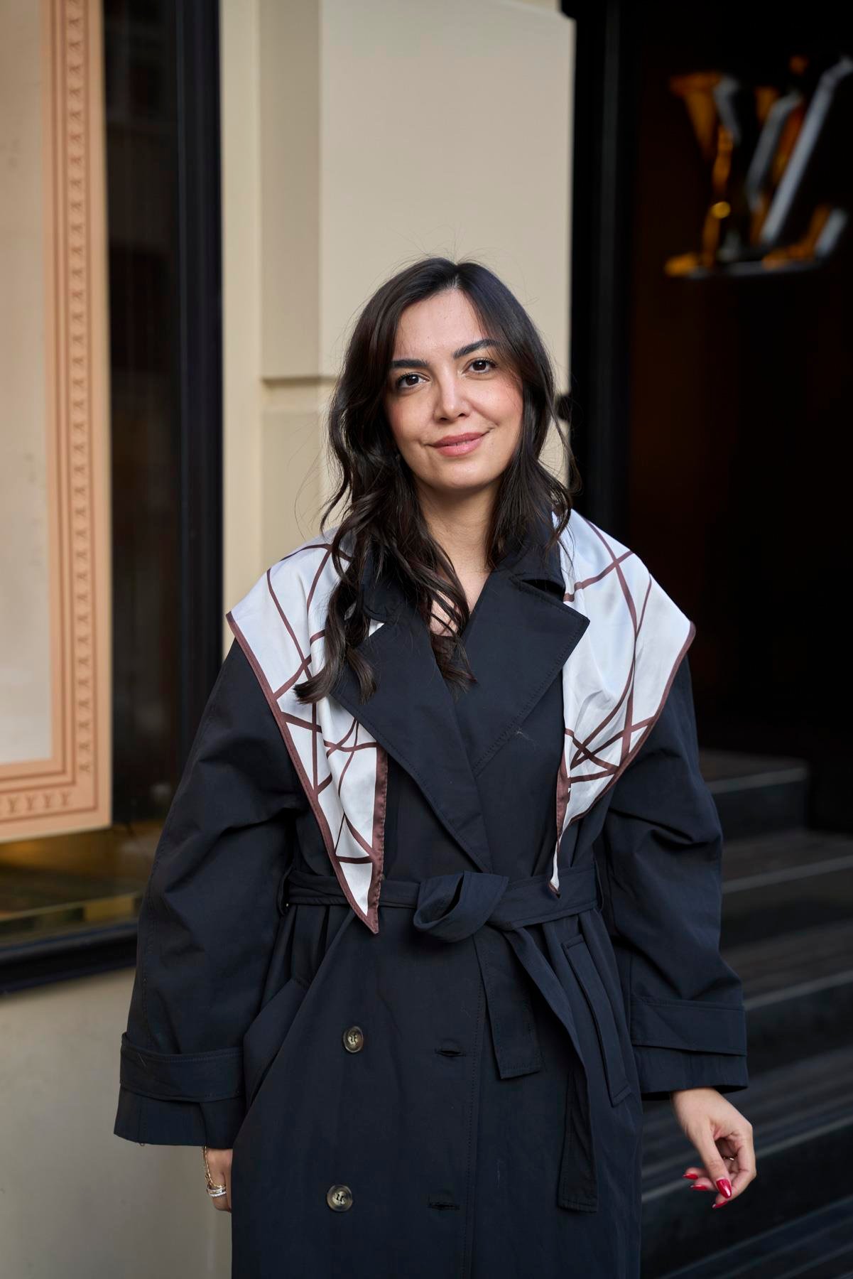 Fular Detaylı Trençkot - Siyah 