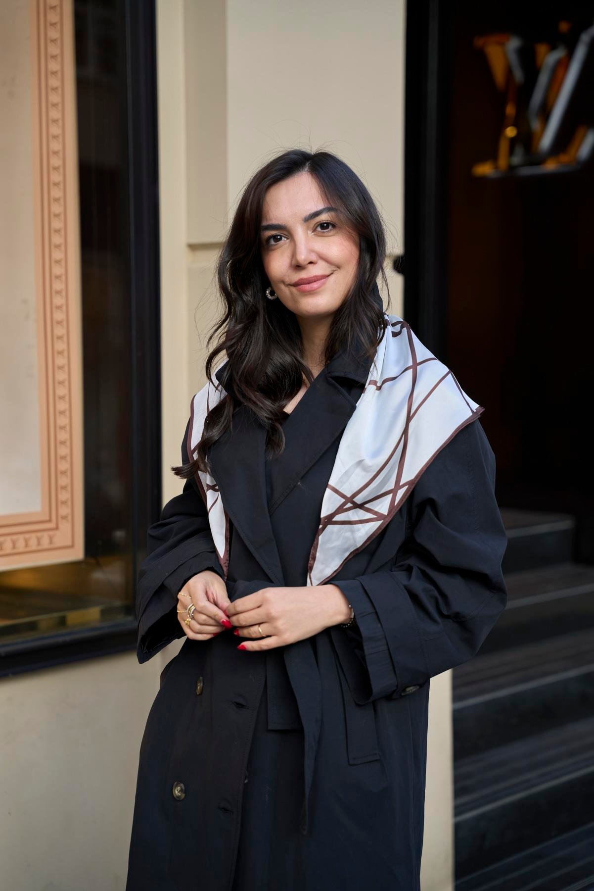 Fular Detaylı Trençkot - Siyah 