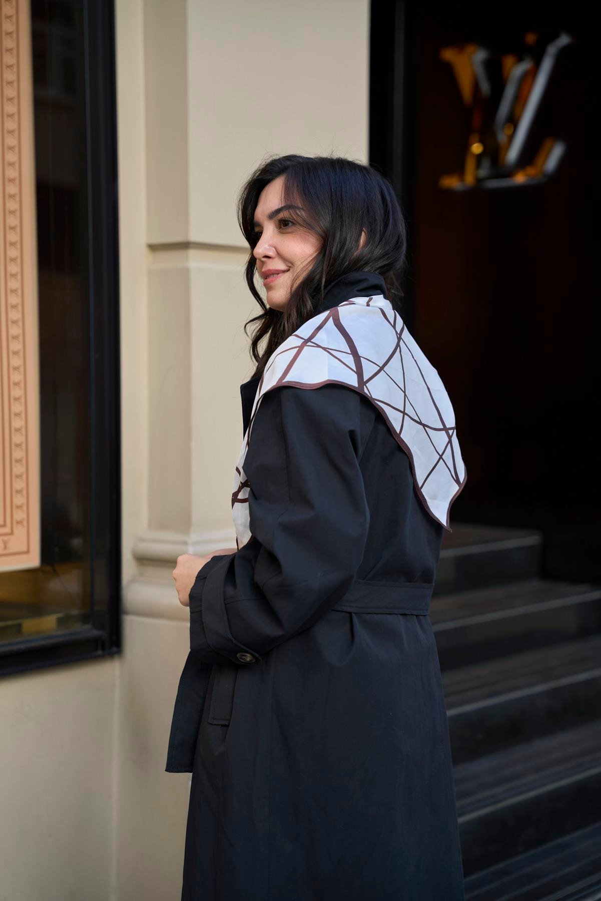 Fular Detaylı Trençkot - Siyah 