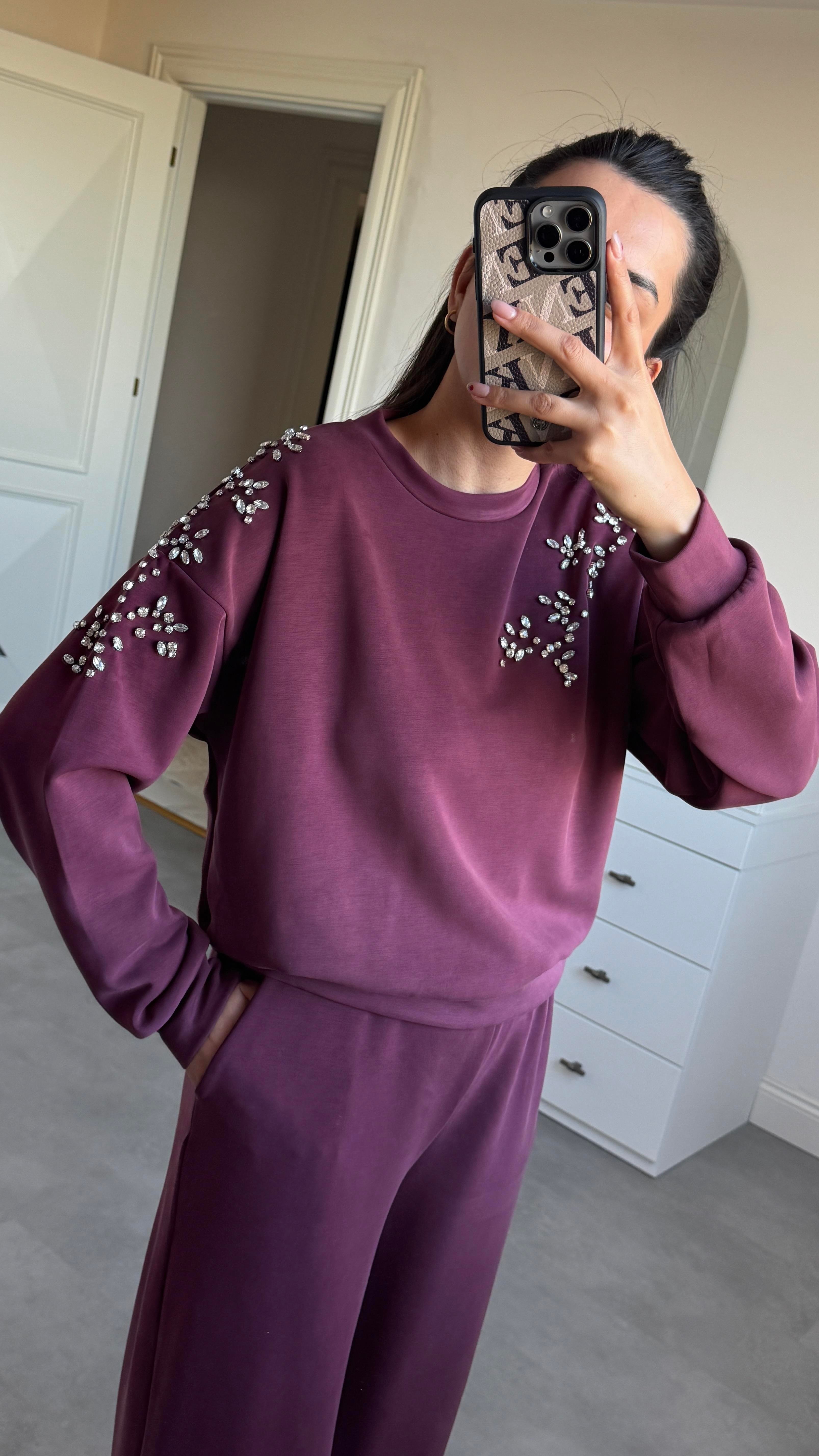 Omzu Taşlı Bordo Takım 