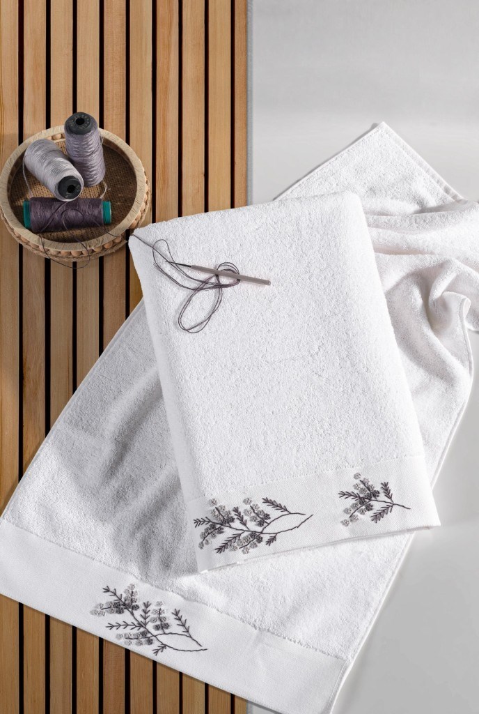 %100 Pamuk Nakış İşlemeli 2’li Banyo ve Yüz Havlu Takımı (50x90 cm + 90x180 cm XL Banyo Havlusu)