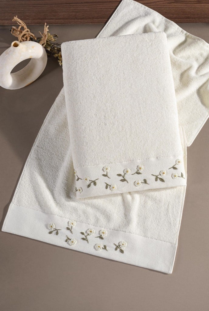 %100 Pamuk Nakış İşlemeli 2’li Banyo ve Yüz Havlu Takımı (50x90 cm + 90x180 cm XL Banyo Havlusu)