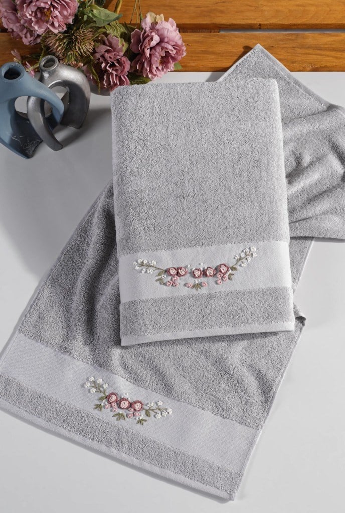 %100 Pamuk Nakış İşlemeli 2’li Banyo ve Yüz Havlu Takımı (50x90 cm + 90x180 cm XL Banyo Havlusu)