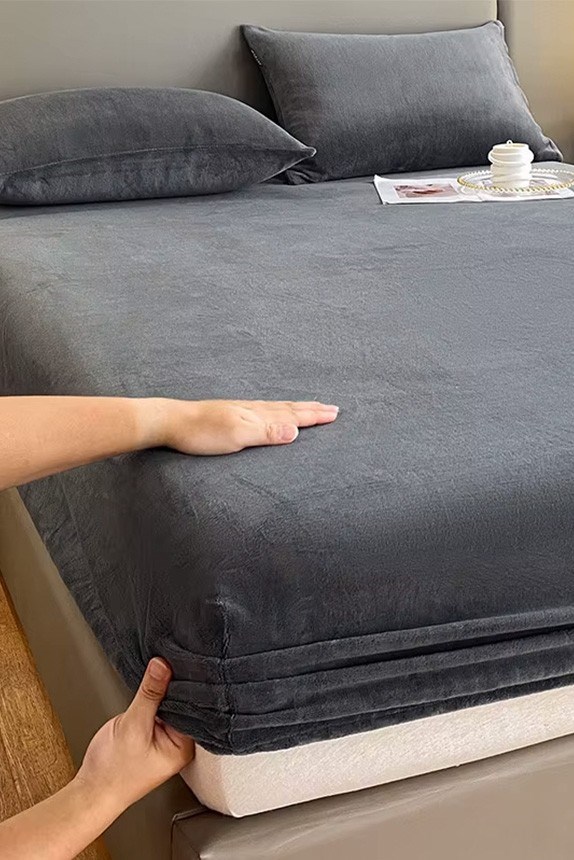 Kadife Kumaş Battal Çift Kişilik Fitted Lastikli Çarşaf Takımı 180x200+30 cm