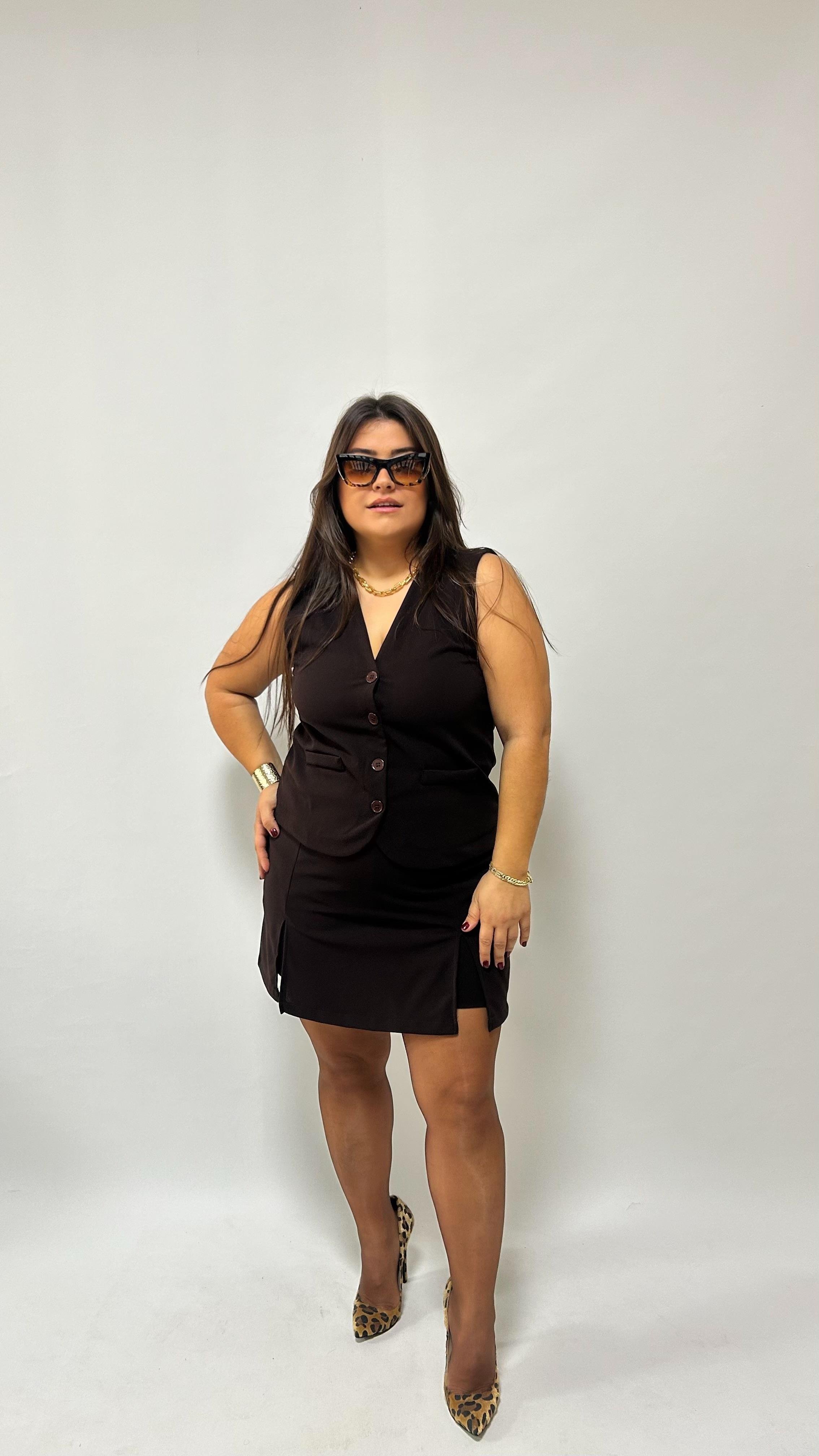 Acı Kahve Çift Yırtmaçlı Likralı Şort Etek