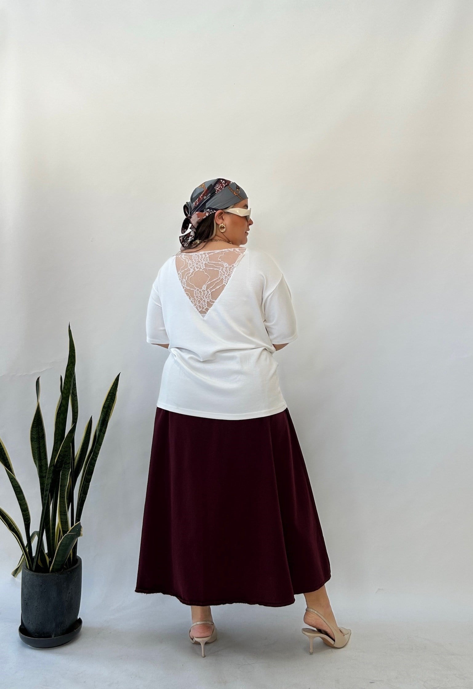 Beyaz Arka Dantelli Bluz 