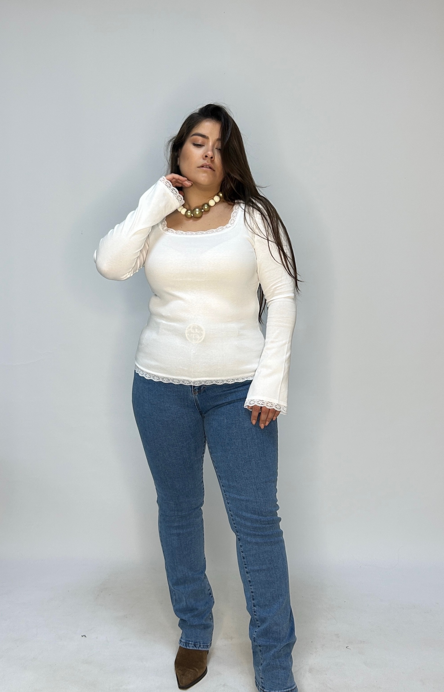 Beyaz Dantel Detaylı Kare Yaka Modal Kumaş Bluz 