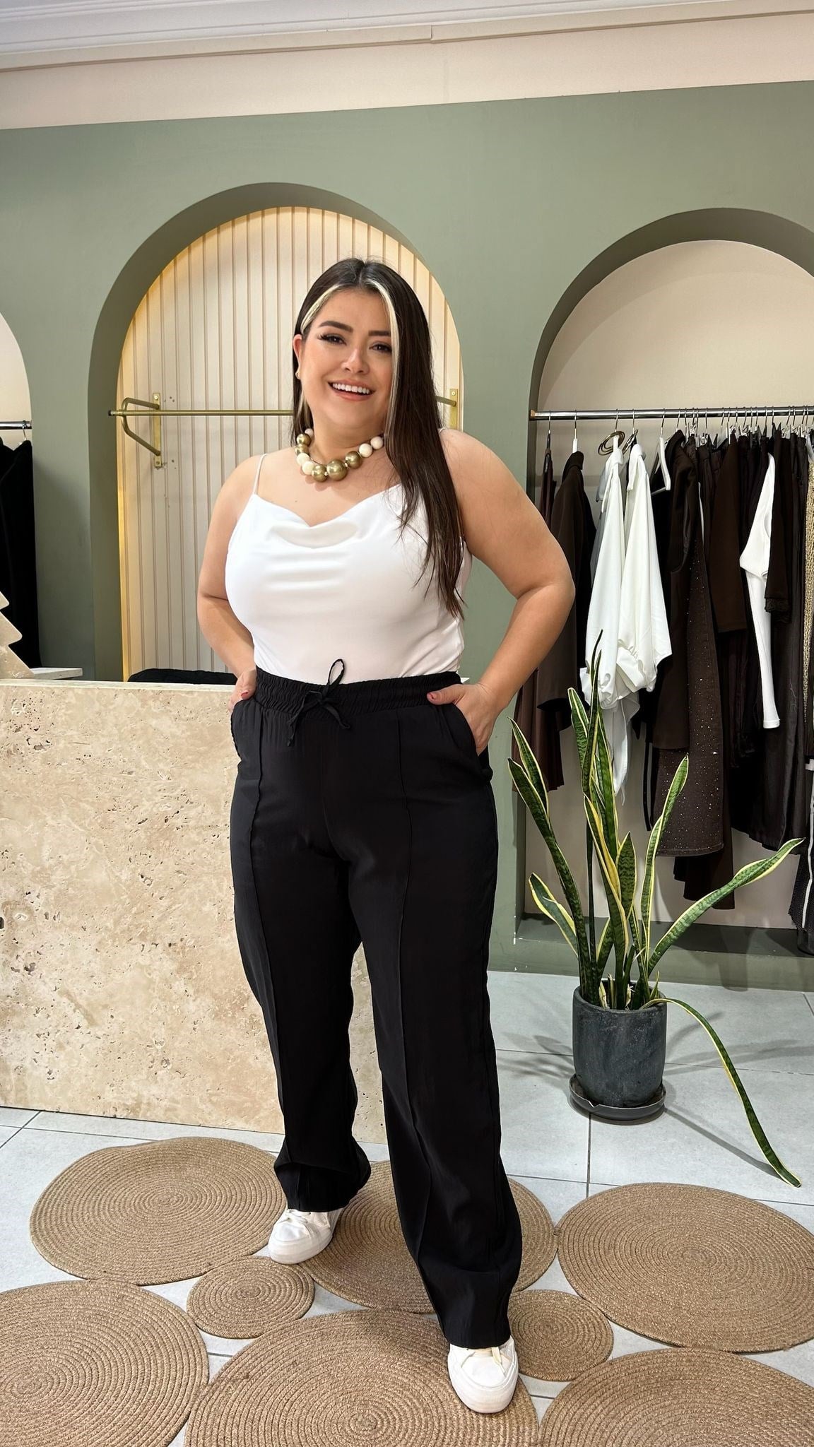 Beyaz Degaje Yaka Crop